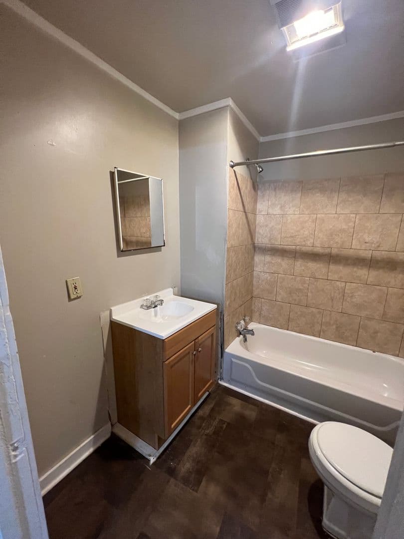 Lafayette House: 311 Short St