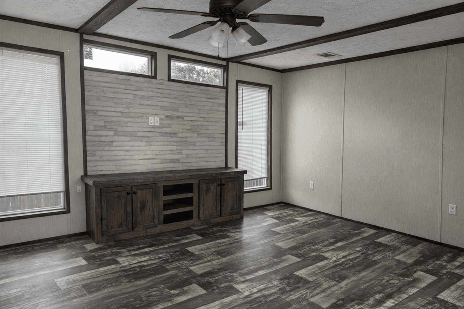 Abbeville House: 732 Parkview Dr