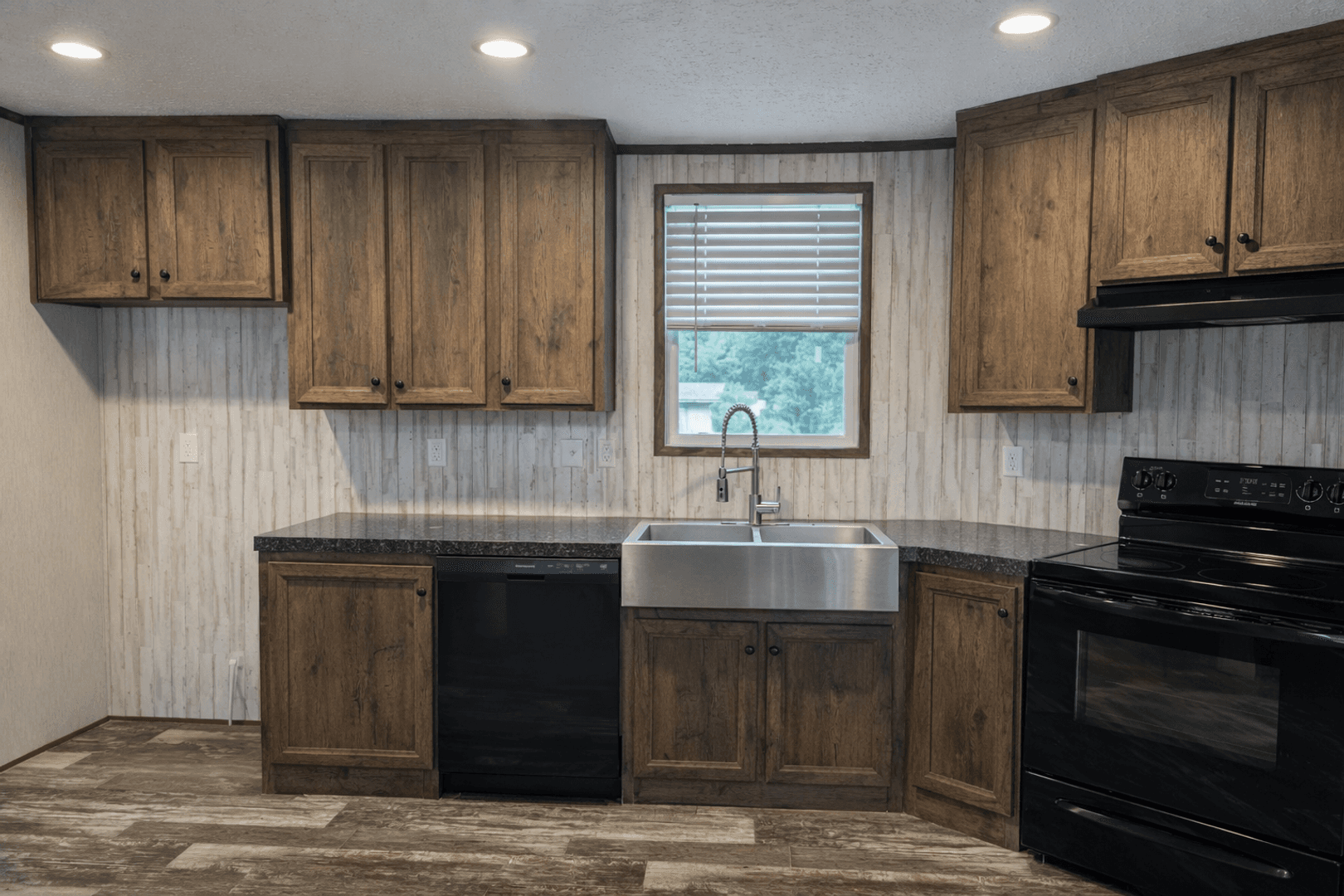 Abbeville House: 732 Parkview Dr