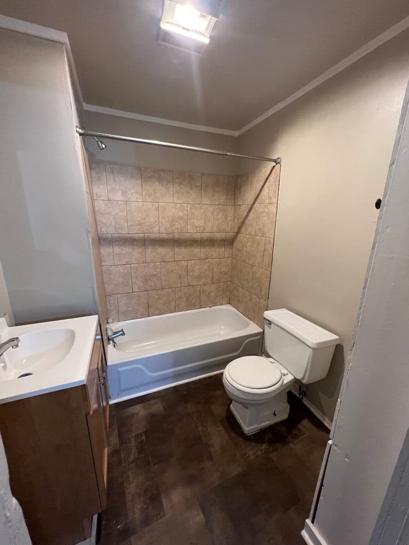 Lafayette House: 311 Short St