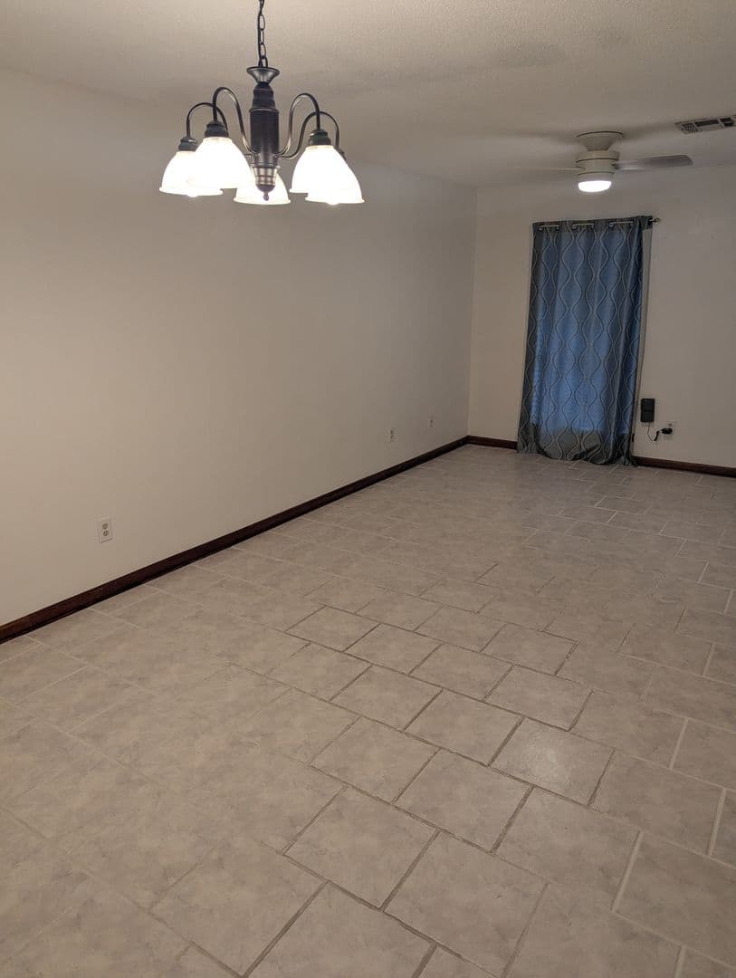 Churchpoint Apartment: 714 S Wimberly St