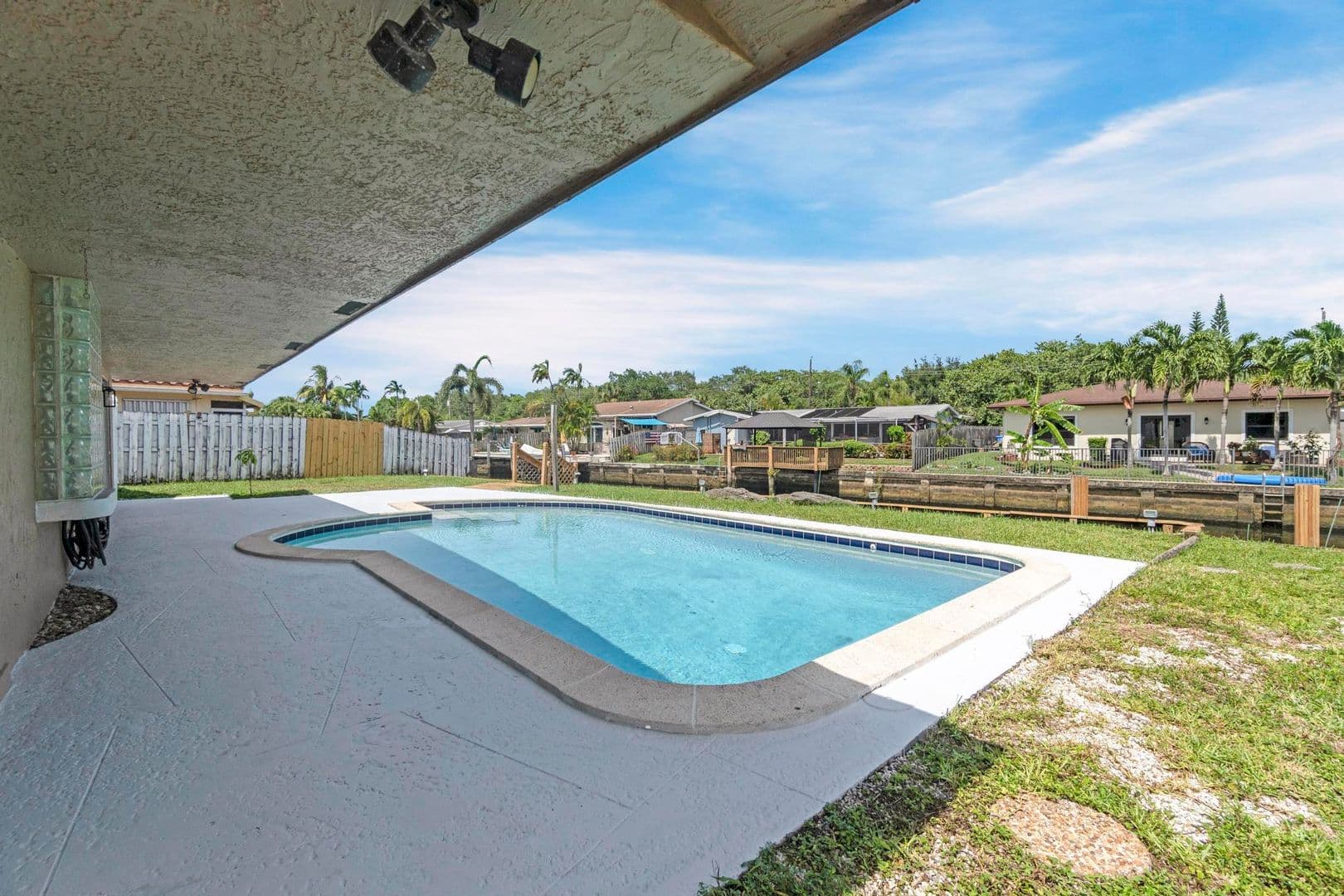 Oakland Park House: 1820 NW 33Rd ST