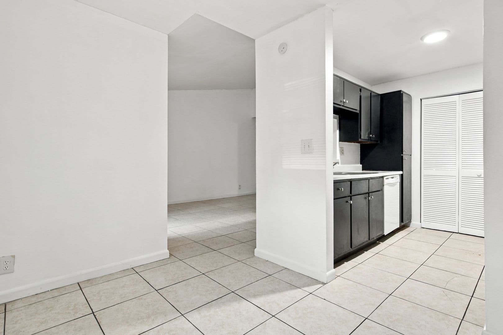 Sunrise House: 4088 NW 87 Ave