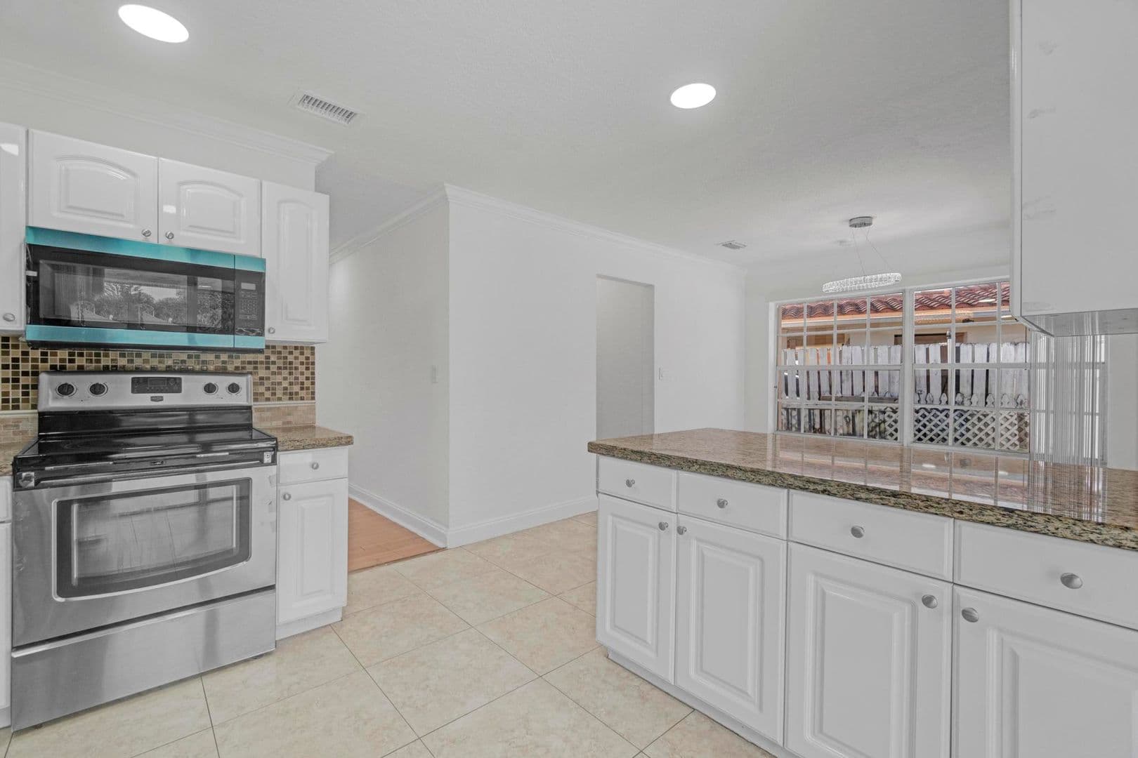 Oakland Park House: 1820 NW 33Rd ST