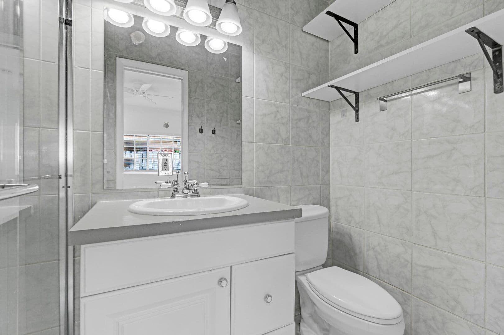 Oakland Park House: 1820 NW 33Rd ST
