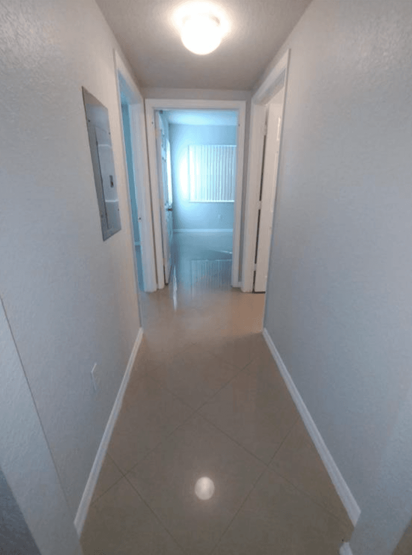 North Lauderdale House: 2307 Belmont Ln