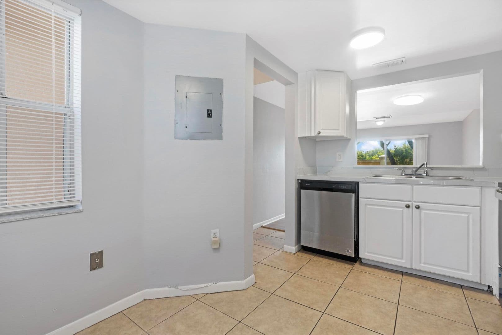 Sunrise Townhome: 4080 NW 90 Ave