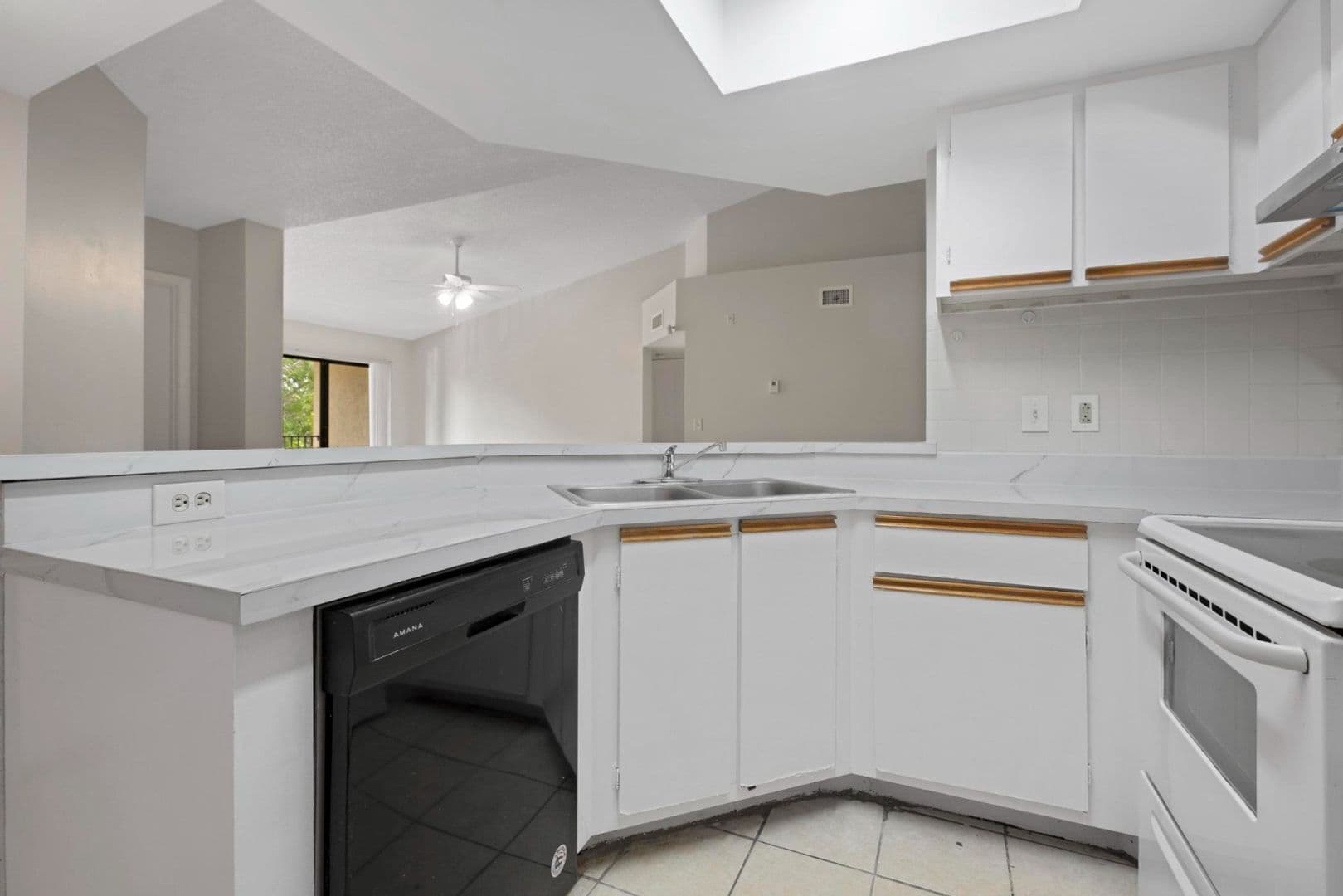 Coral Springs Condo: 9166 W Atlantic Blvd #1636