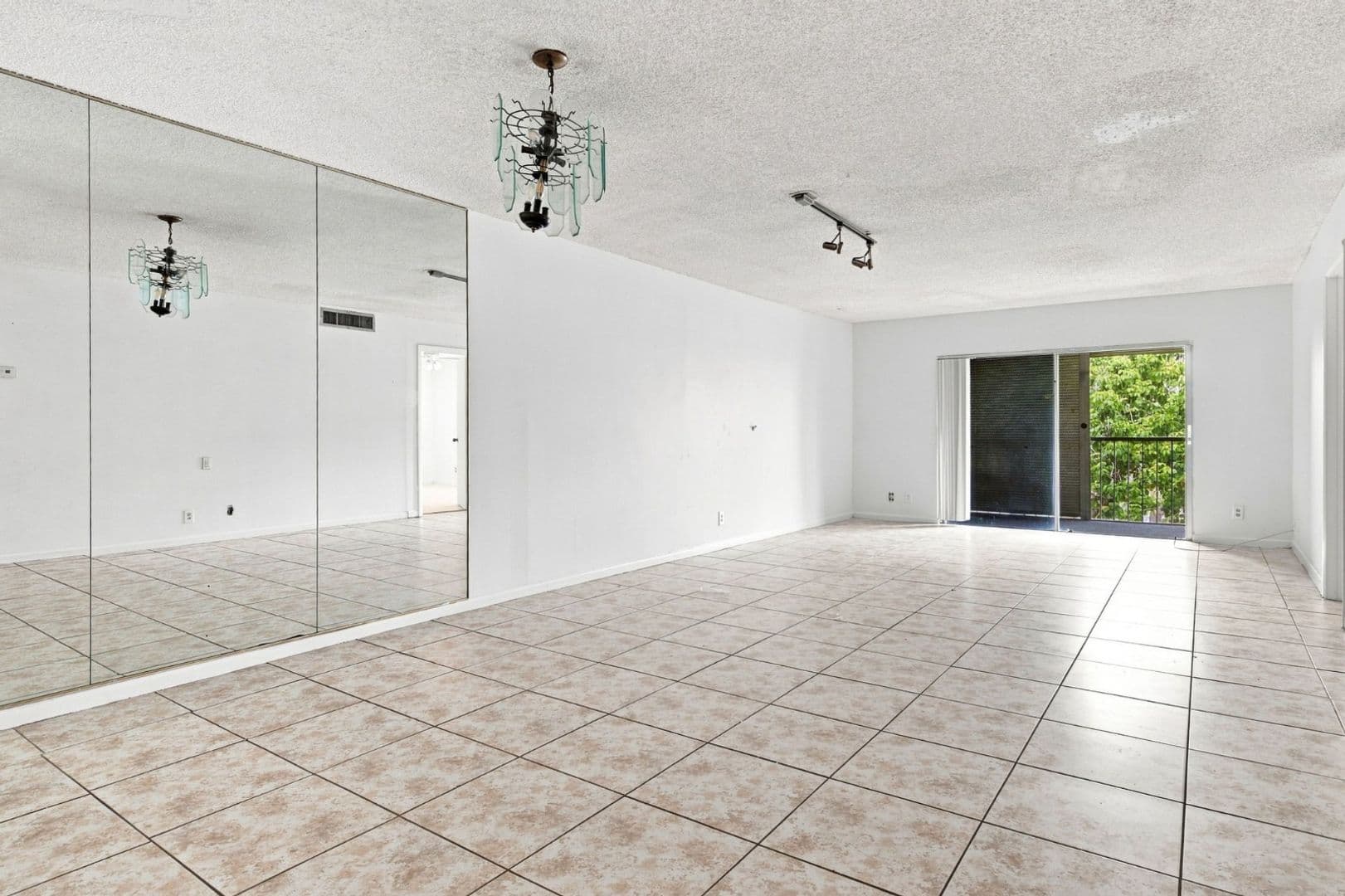 Lauderhill Condo: 3280 Spanish Moss Ter Apt 403