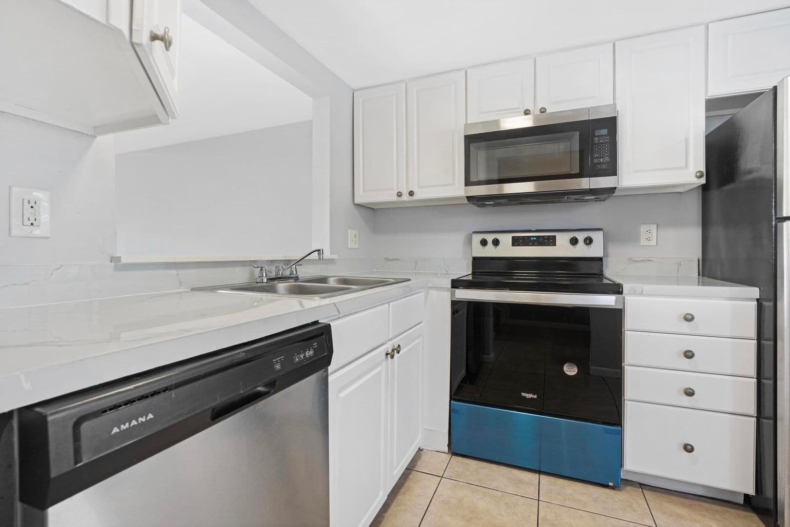Sunrise Townhome: 4080 NW 90 Ave