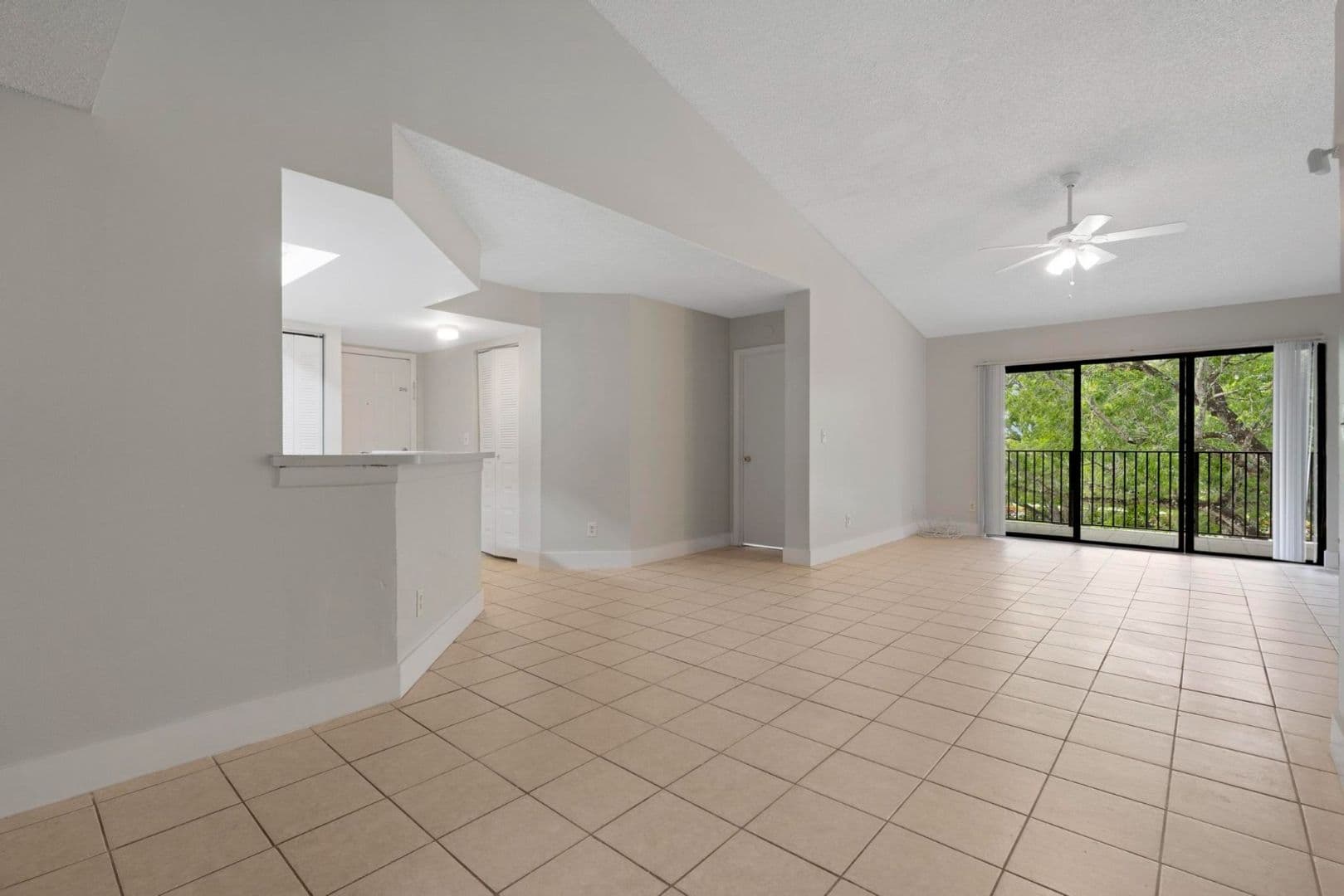 Coral Springs Condo: 9166 W Atlantic Blvd #1636