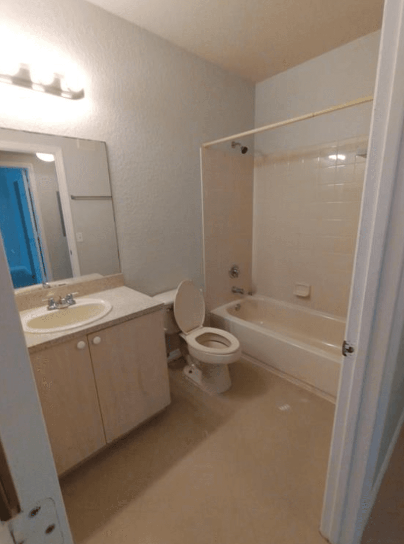 North Lauderdale House: 2307 Belmont Ln
