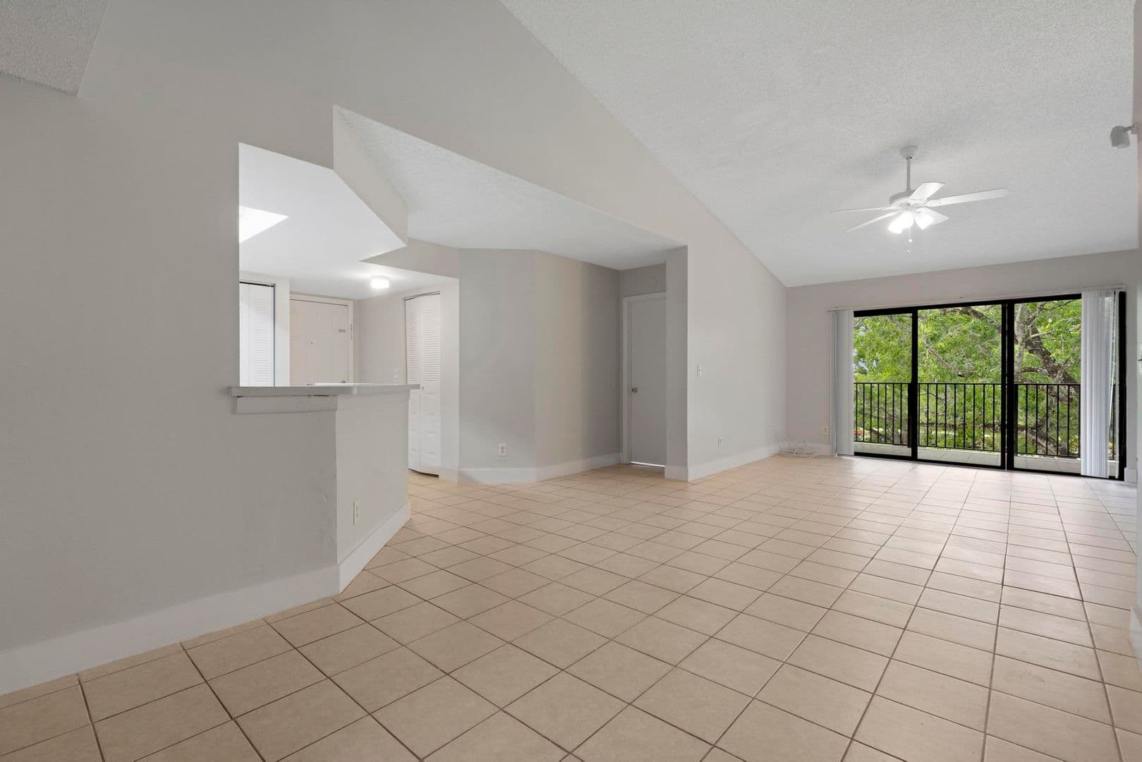 Coral Springs Condo: 9166 W Atlantic Blvd #1636