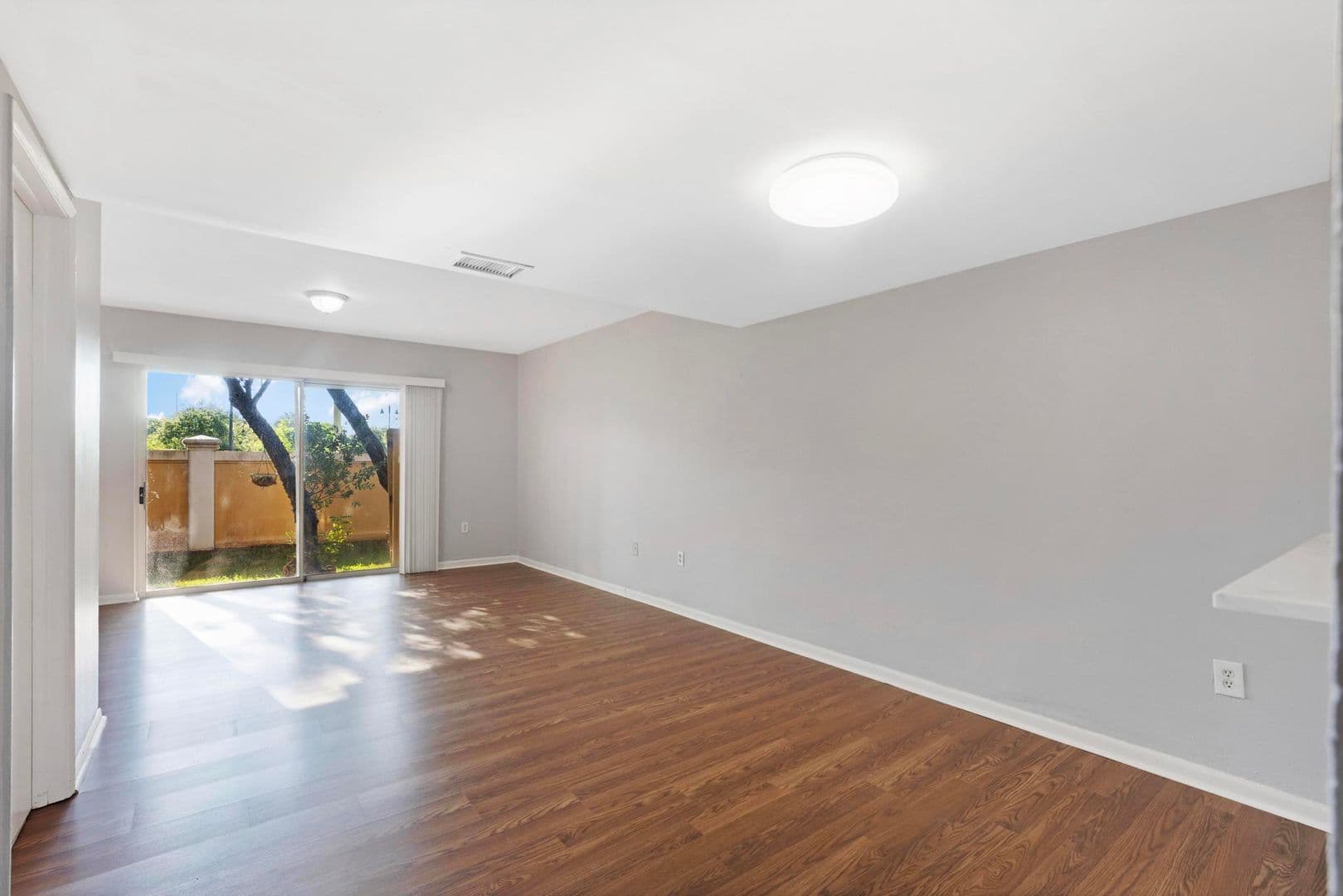 Sunrise Townhome: 4080 NW 90 Ave