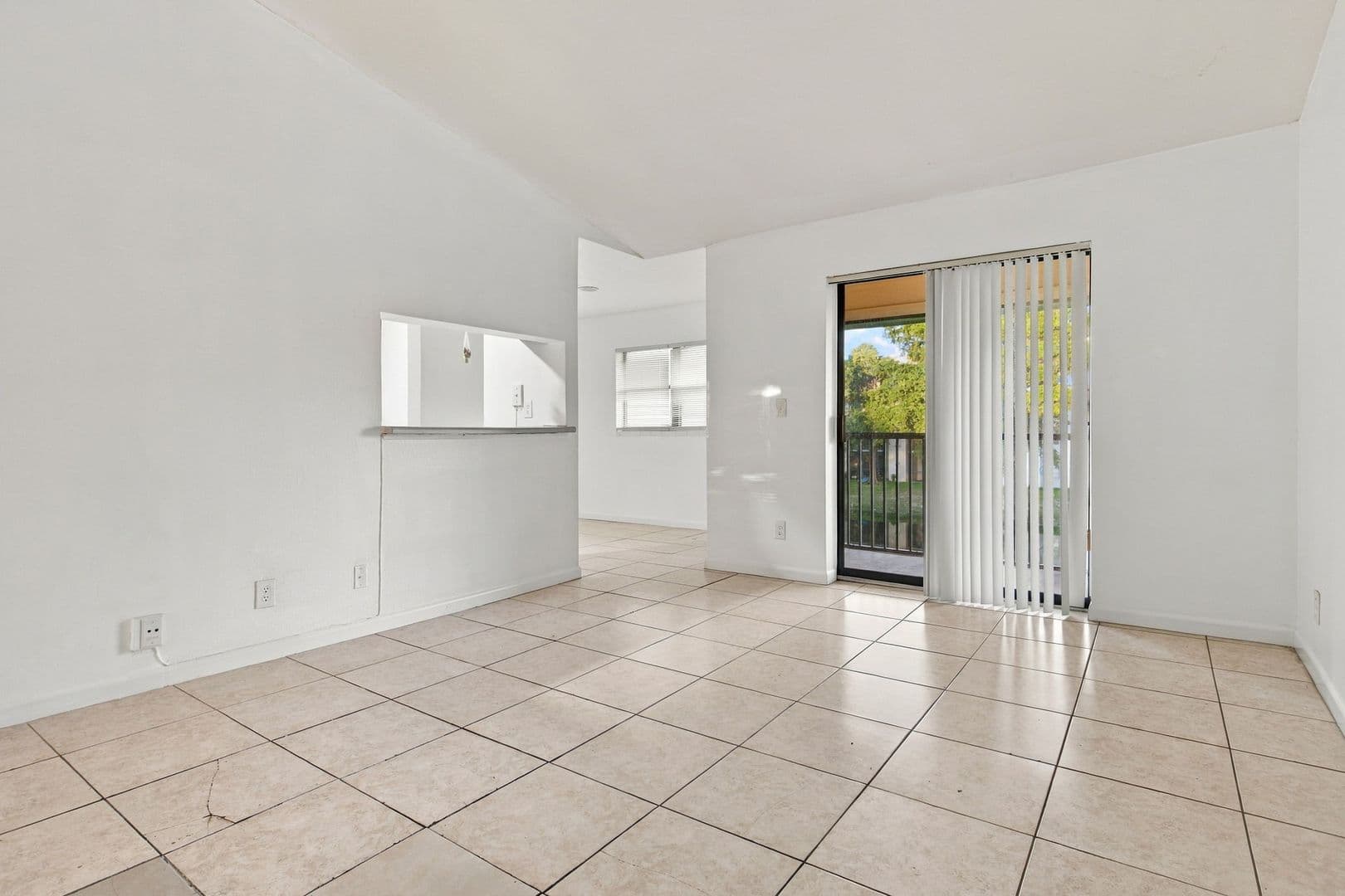 Sunrise House: 4088 NW 87 Ave