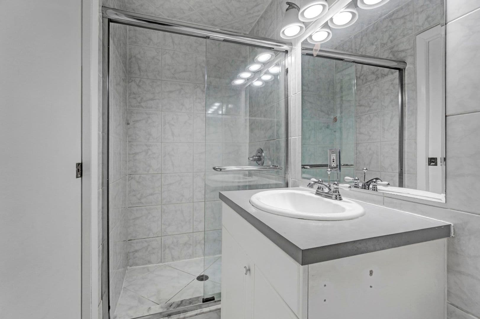 Oakland Park House: 1820 NW 33Rd ST
