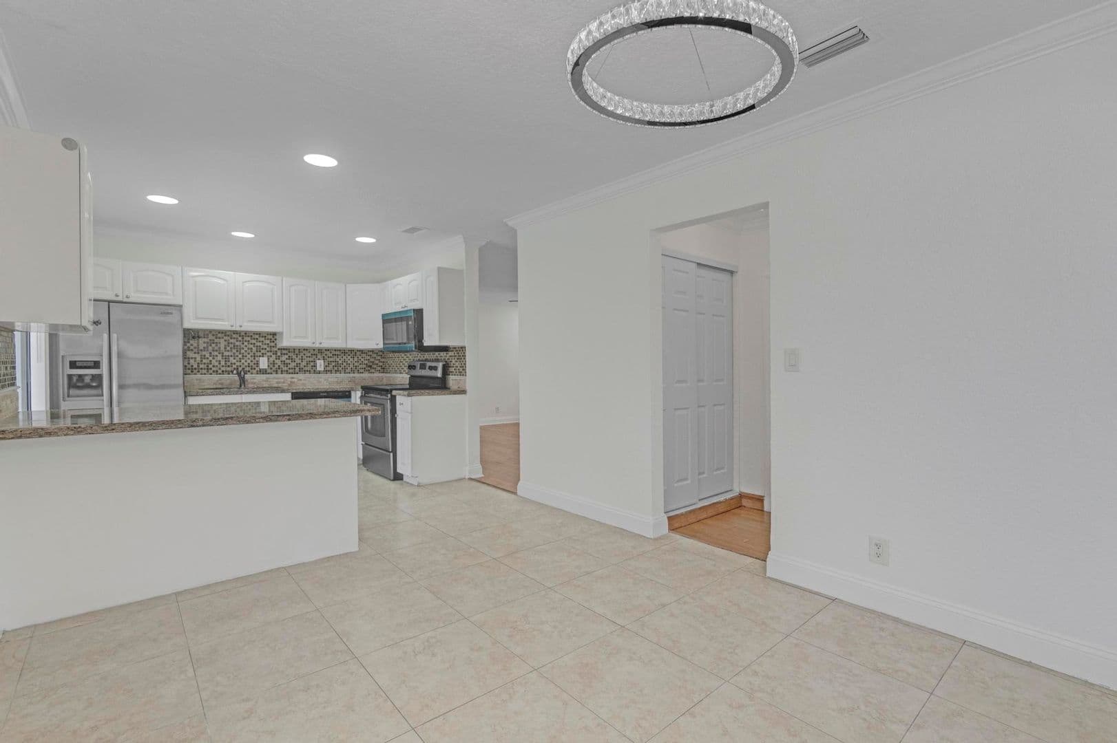 Oakland Park House: 1820 NW 33Rd ST