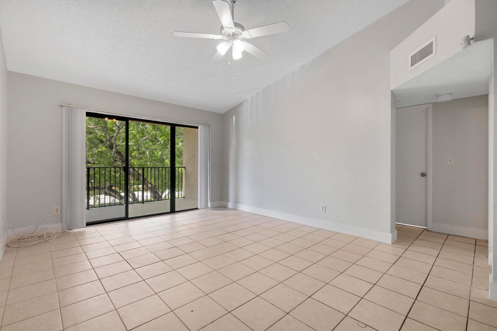 Coral Springs Condo: 9166 W Atlantic Blvd #1636