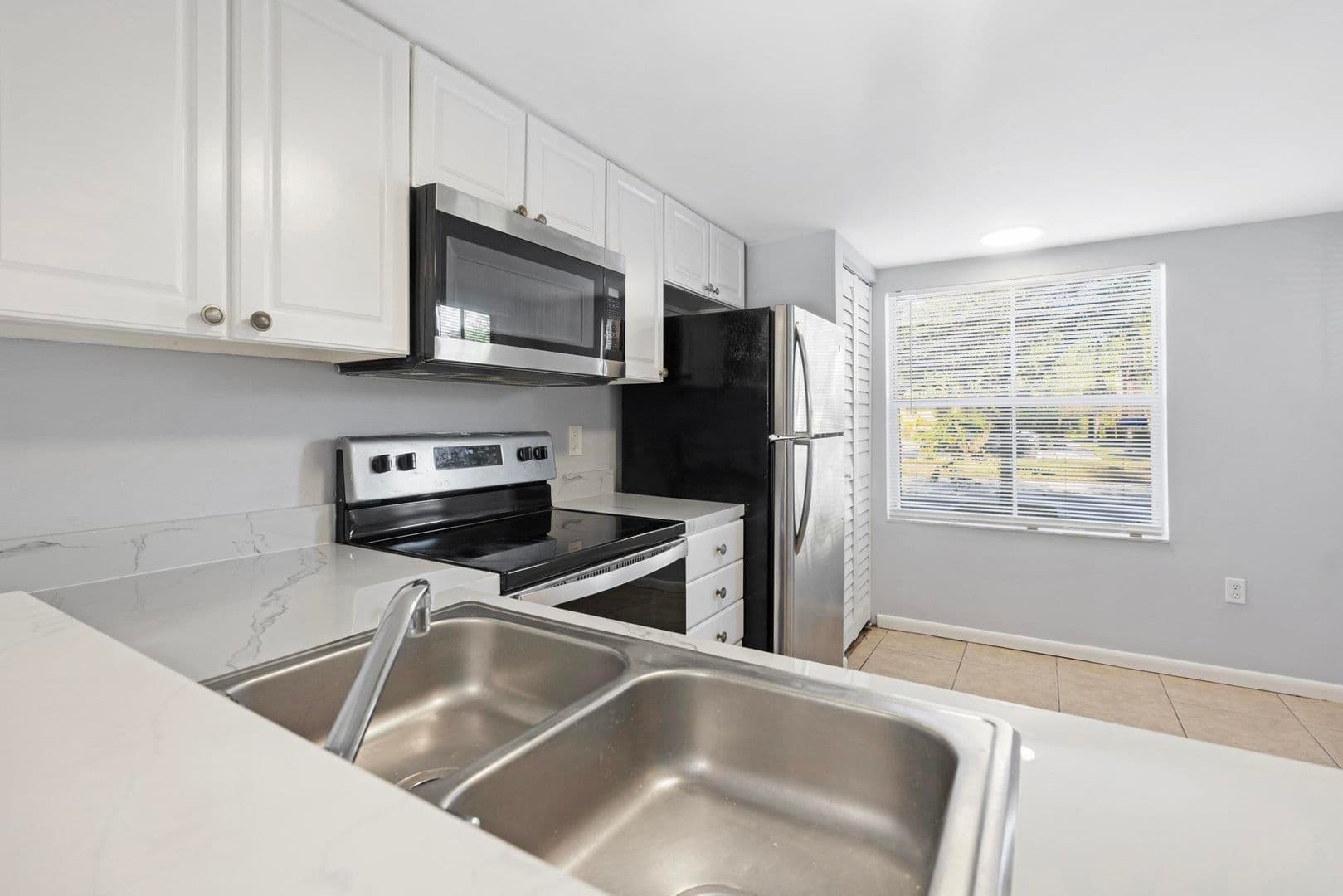 Sunrise Townhome: 4080 NW 90 Ave