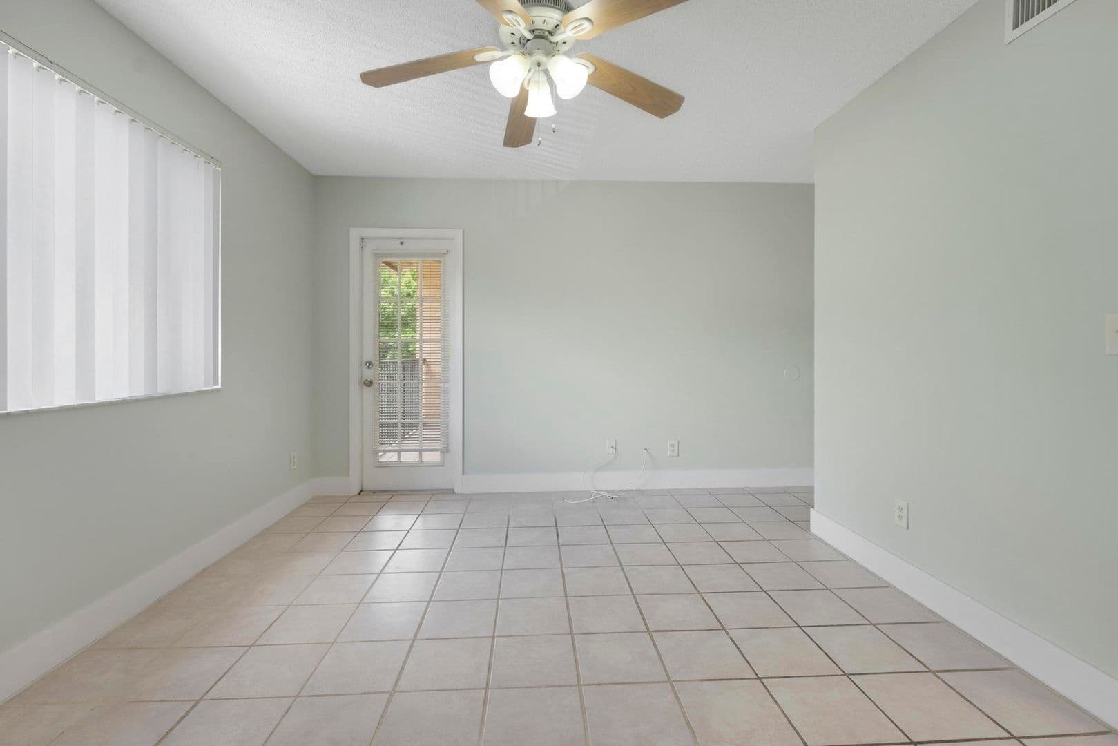 Coral Springs Condo: 9166 W Atlantic Blvd #1636