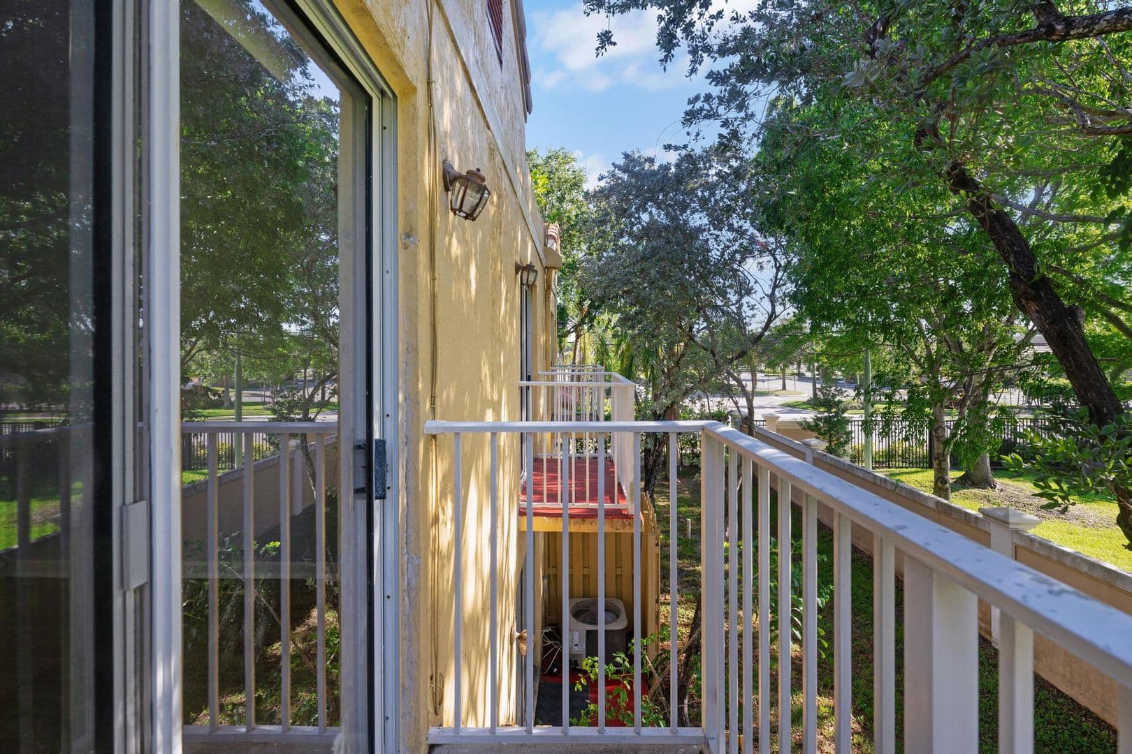 Sunrise Townhome: 4080 NW 90 Ave