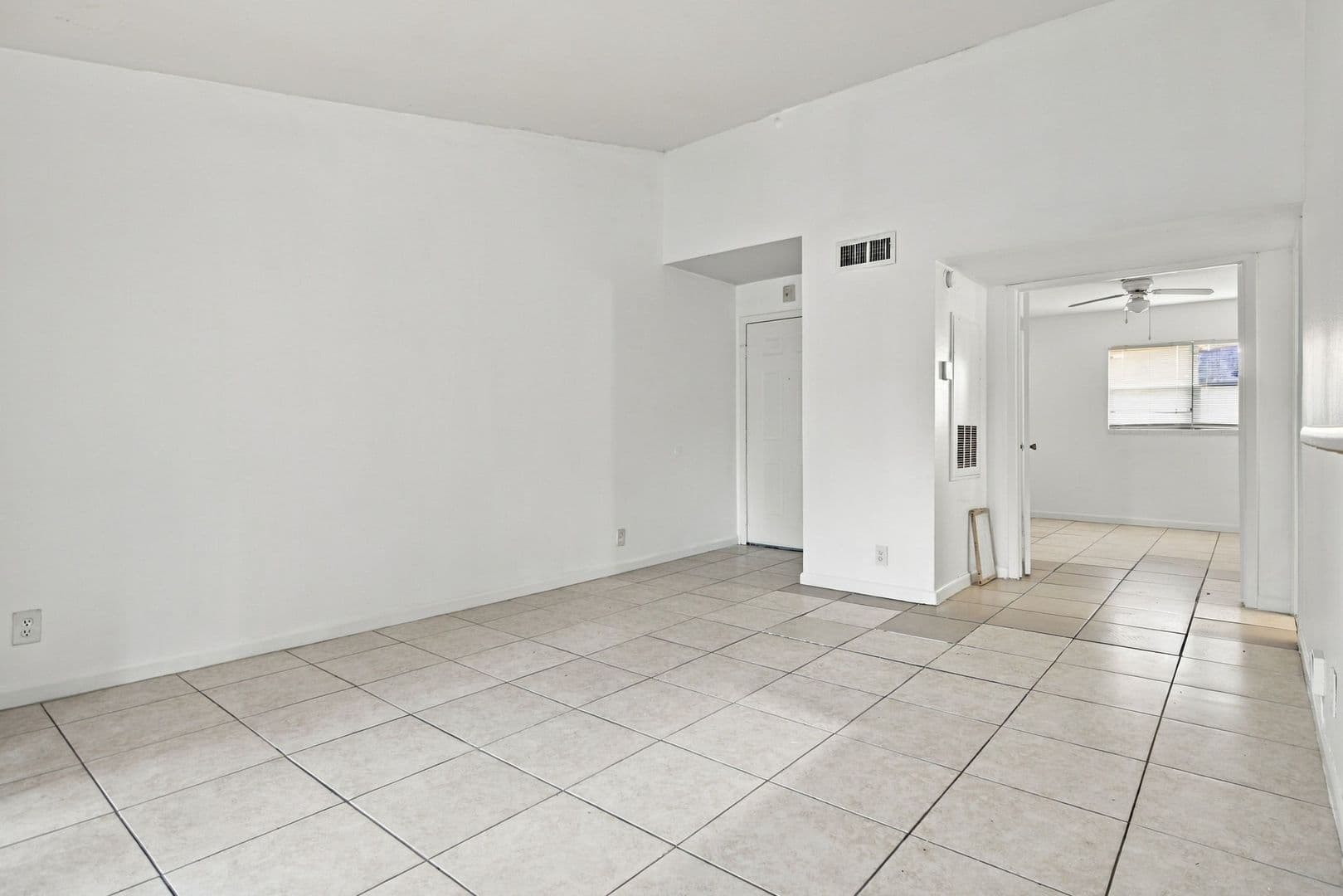 Sunrise House: 4088 NW 87 Ave