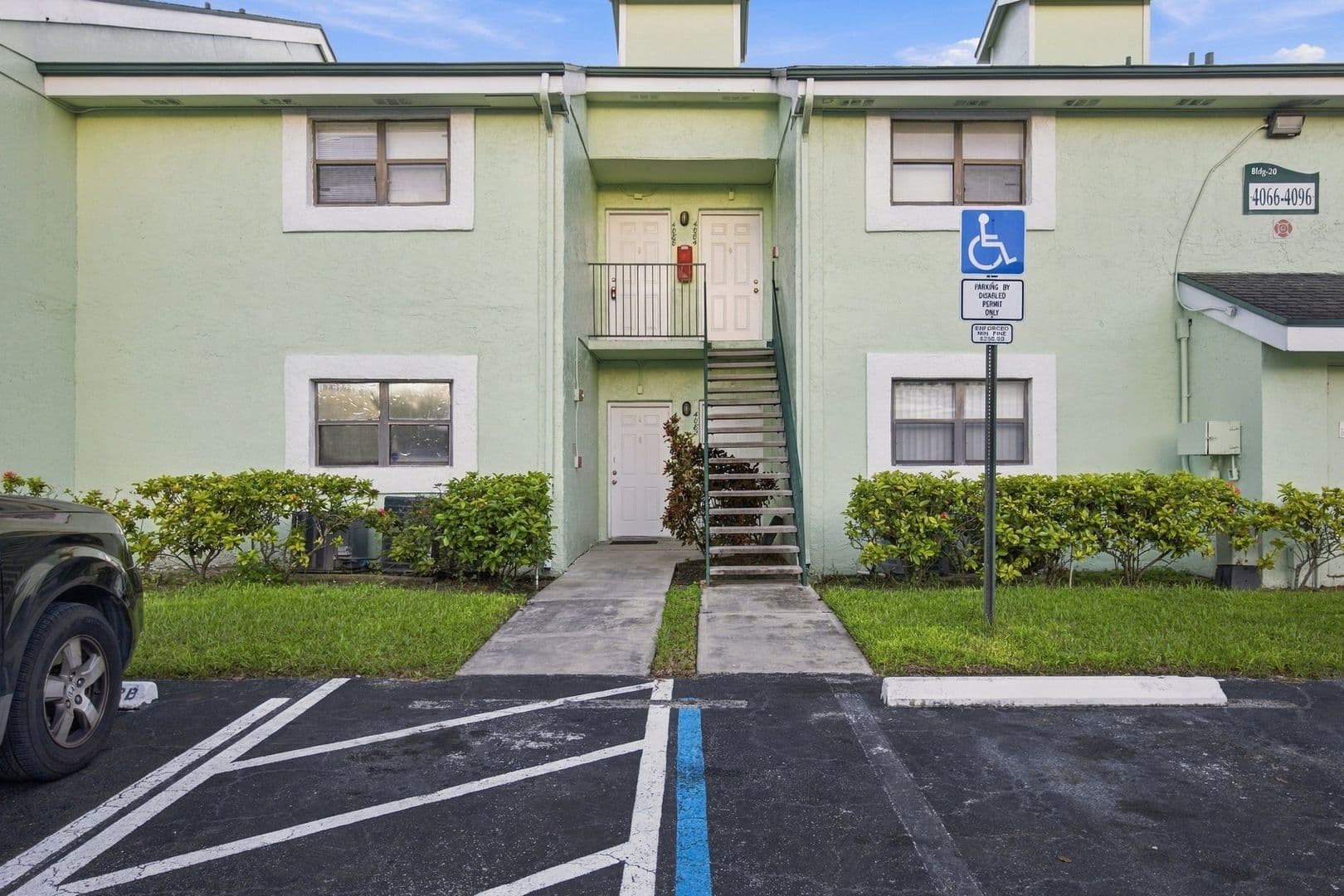Sunrise House: 4088 NW 87 Ave