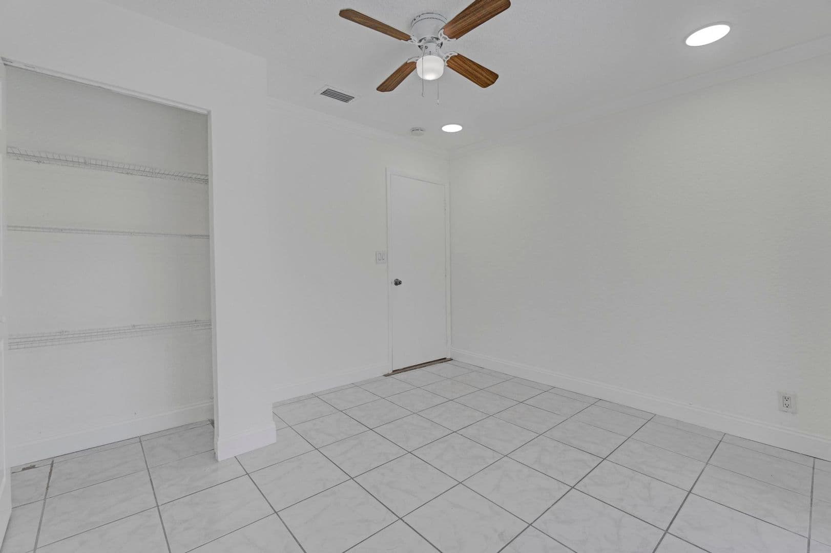 Oakland Park House: 1820 NW 33Rd ST