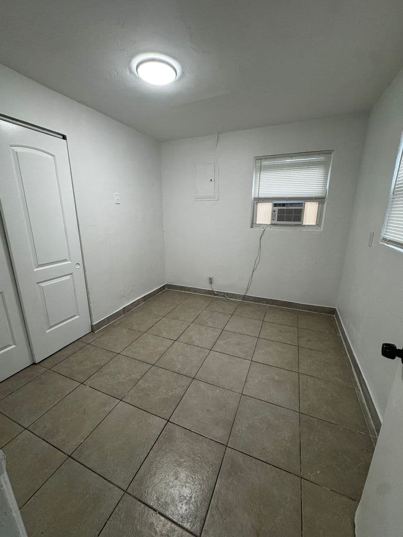 West Palm Beach Apartment: 1104 State Street