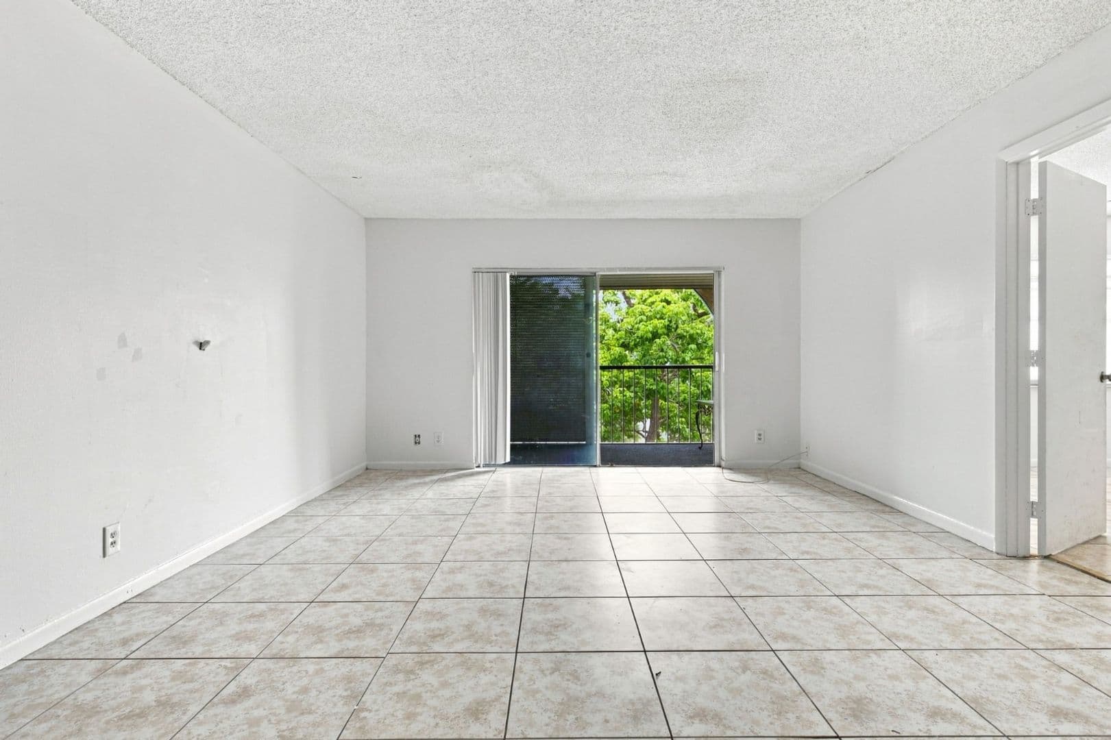 Lauderhill Condo: 3280 Spanish Moss Ter Apt 403