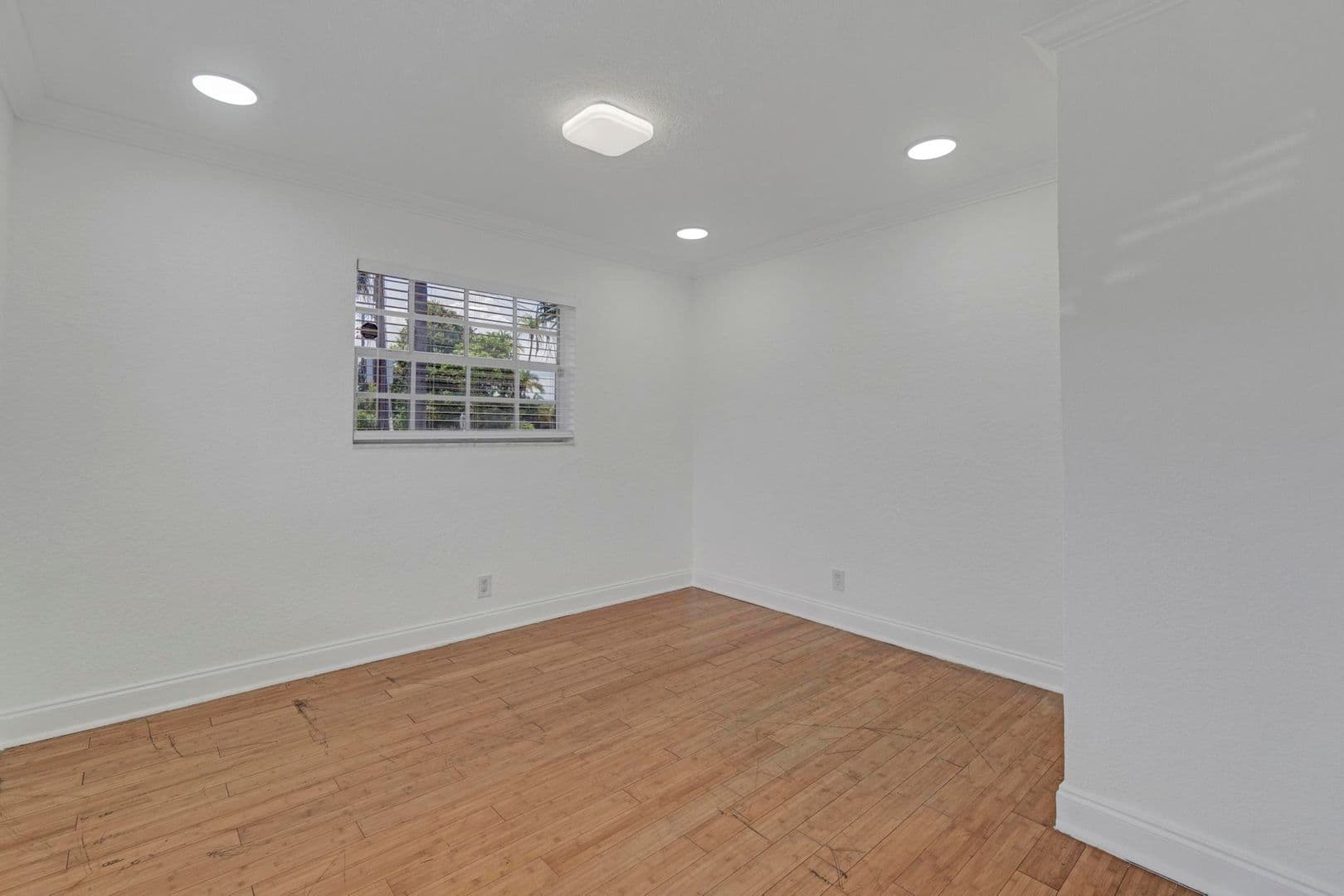 Oakland Park House: 1820 NW 33Rd ST