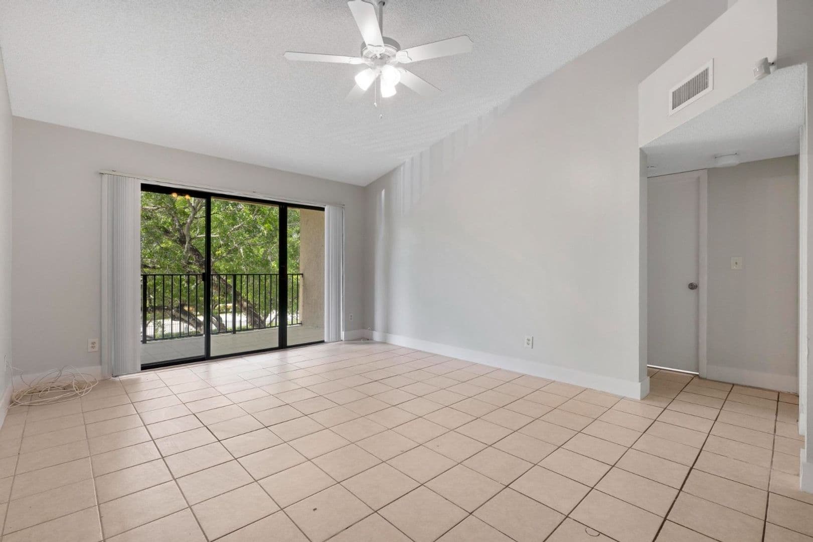 Coral Springs Condo: 9166 W Atlantic Blvd #1636