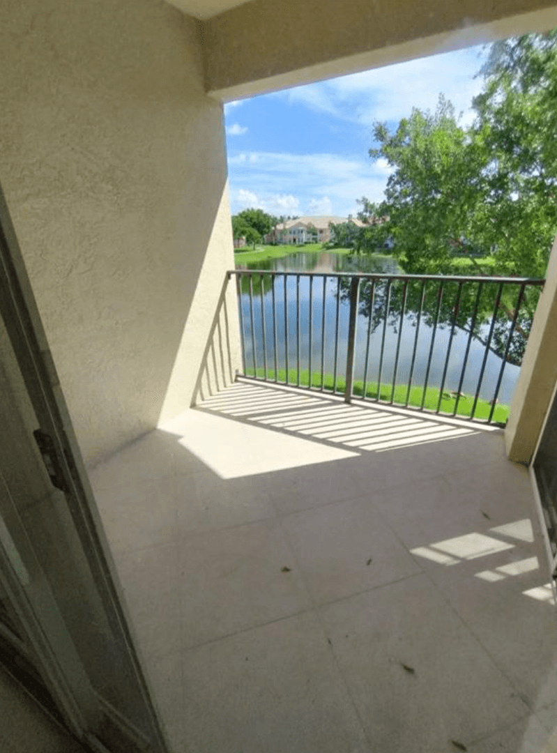 North Lauderdale House: 2307 Belmont Ln