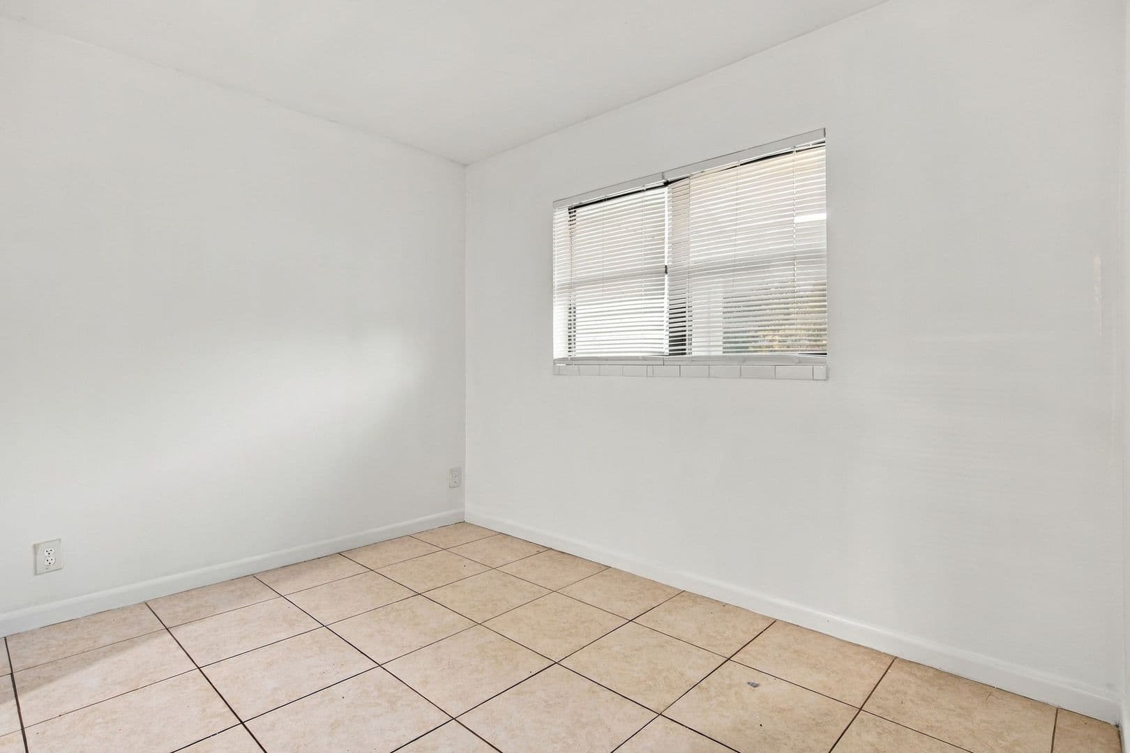 Sunrise House: 4088 NW 87 Ave