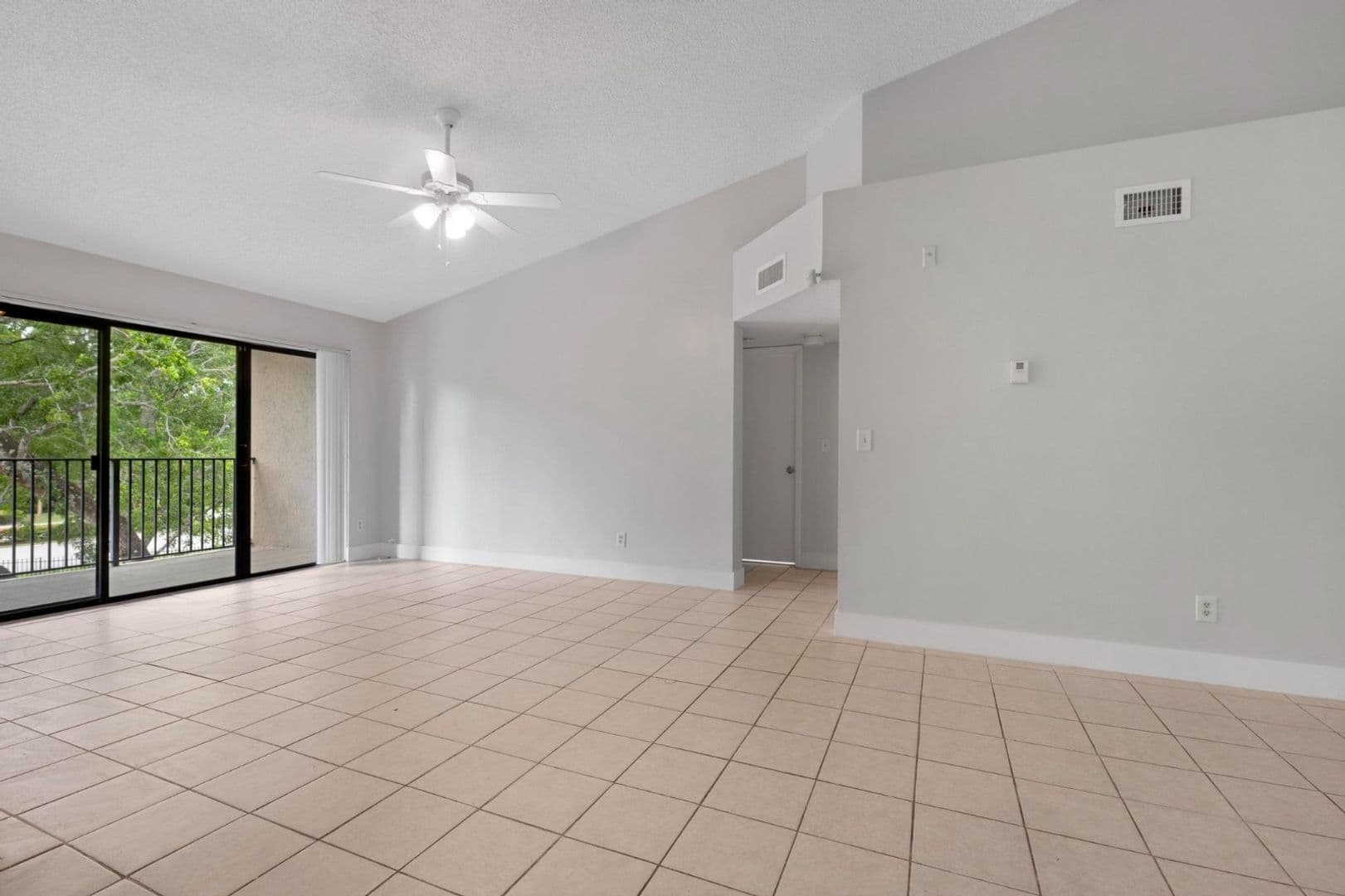 Coral Springs Condo: 9166 W Atlantic Blvd #1636