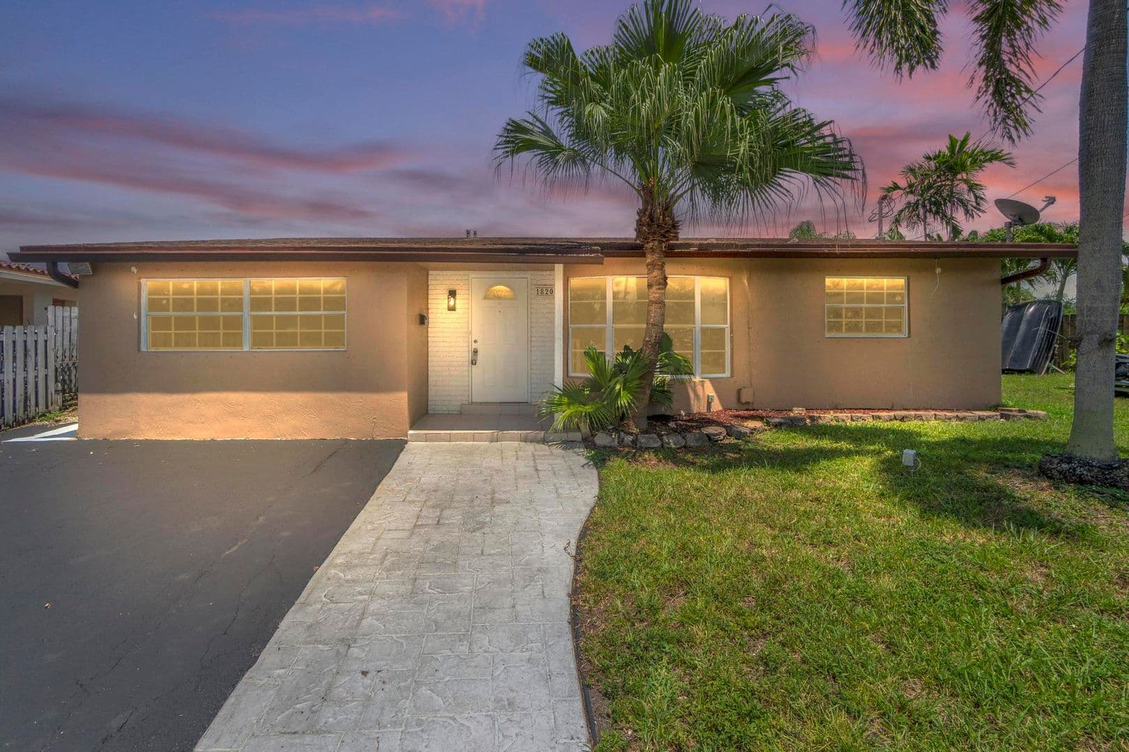 Oakland Park House: 1820 NW 33Rd ST