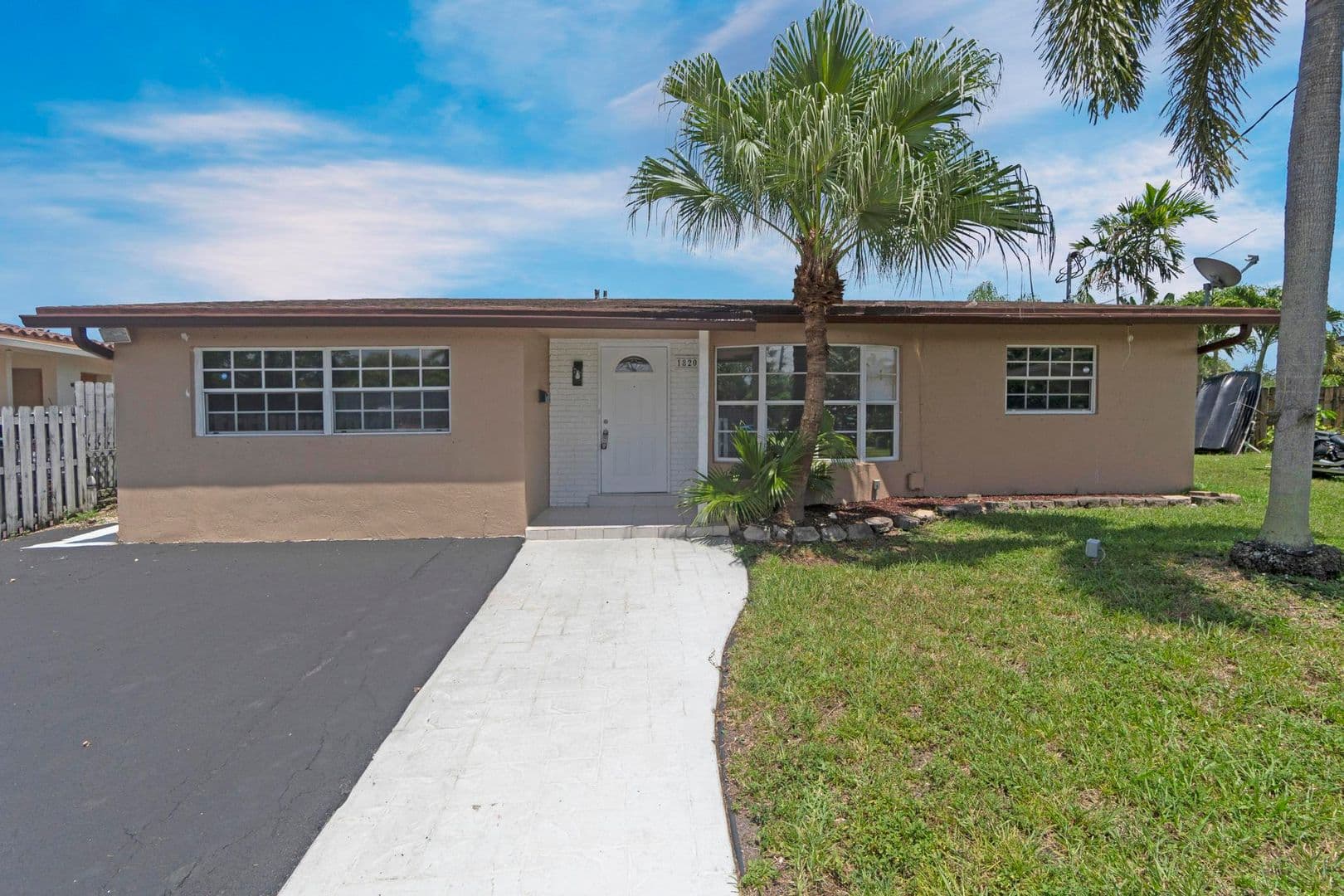Oakland Park House: 1820 NW 33Rd ST
