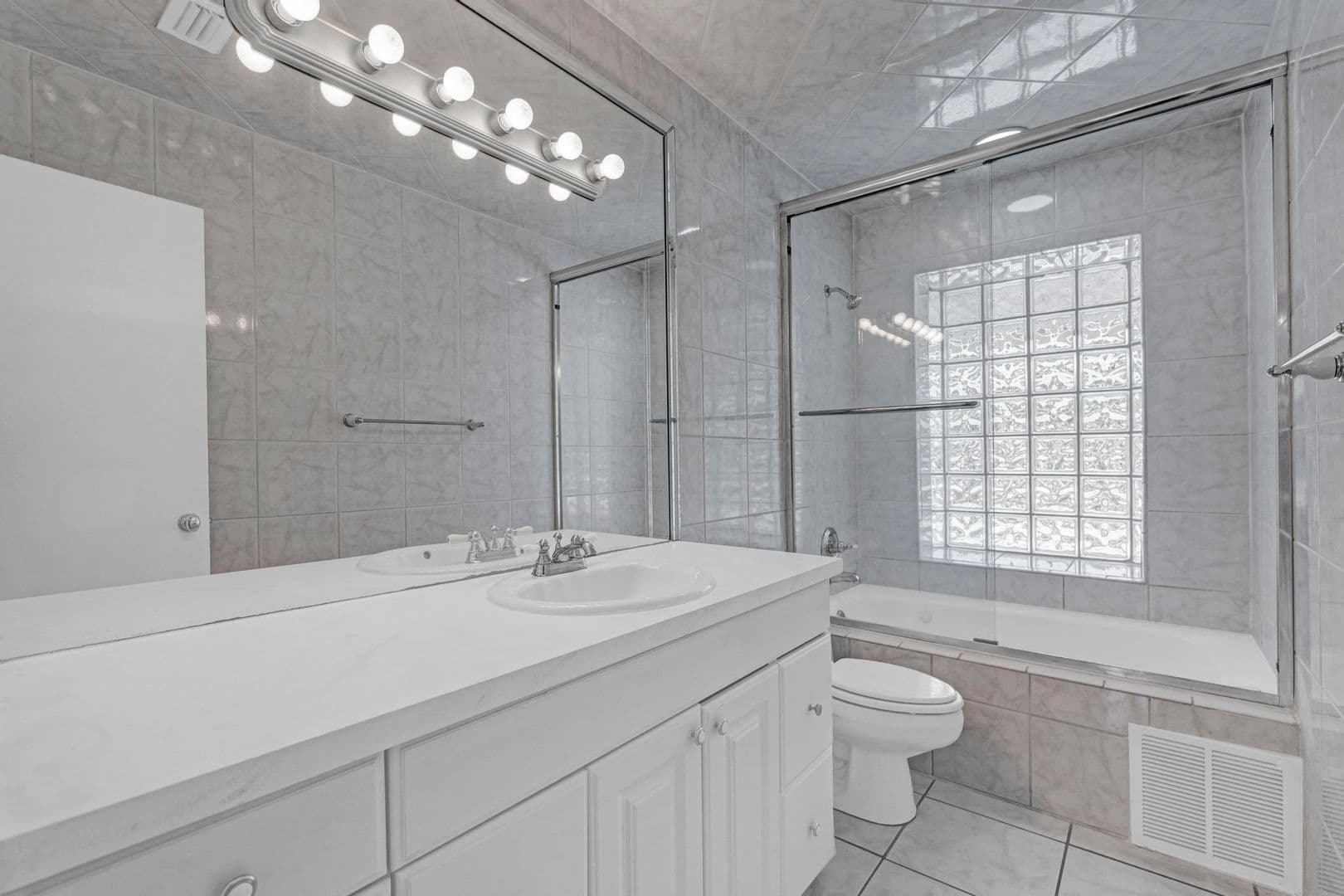 Oakland Park House: 1820 NW 33Rd ST