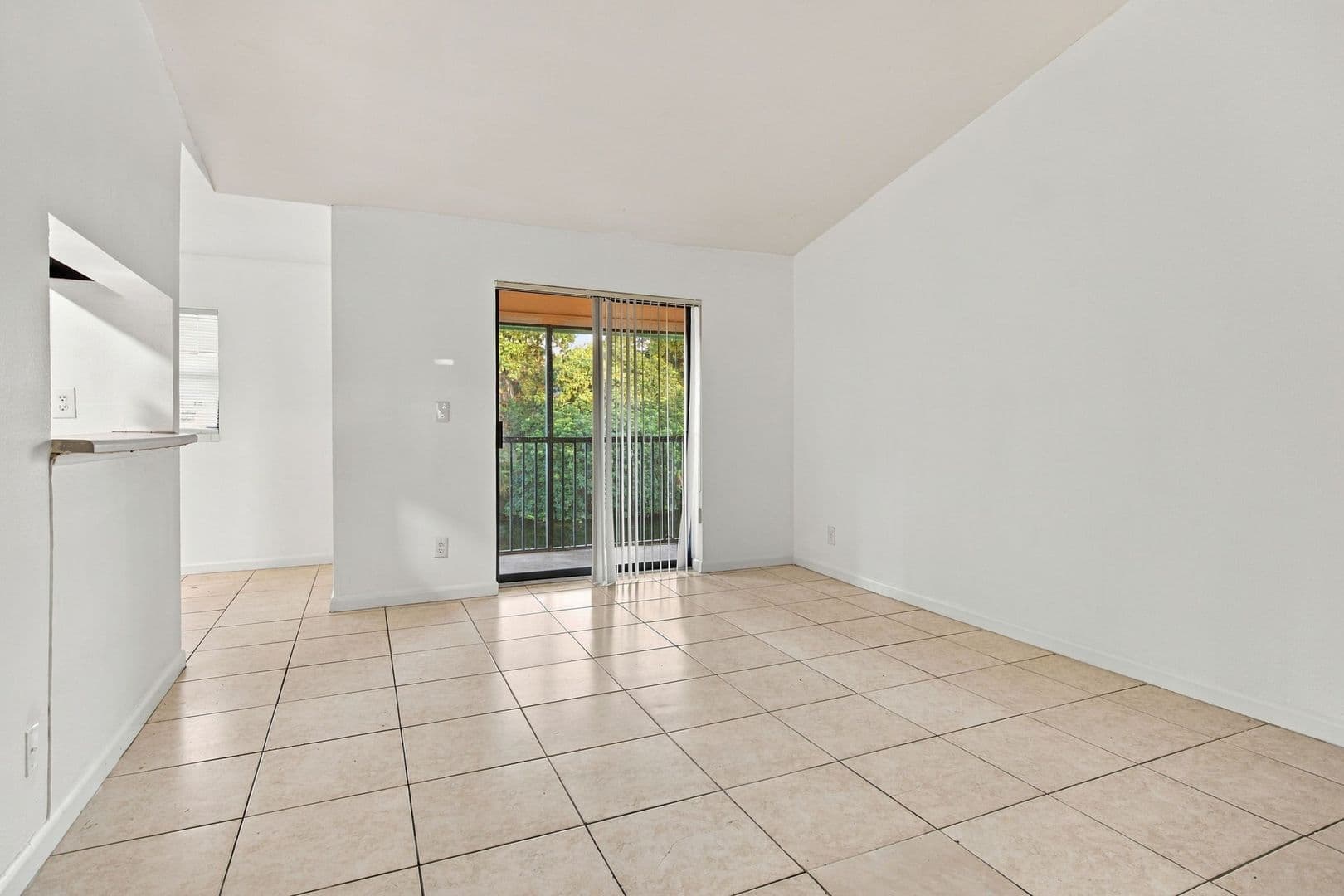 Sunrise House: 4088 NW 87 Ave