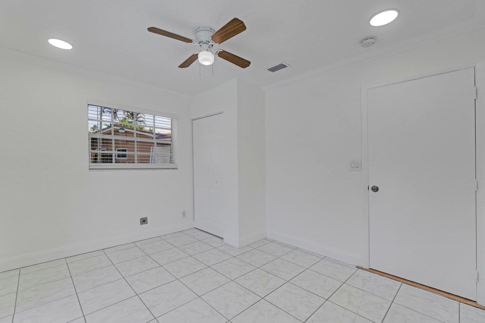 Oakland Park House: 1820 NW 33Rd ST