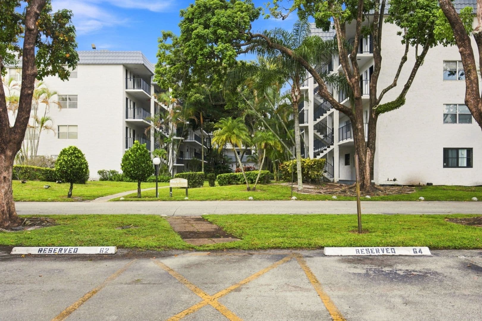 Lauderhill Condo: 3280 Spanish Moss Ter Apt 403