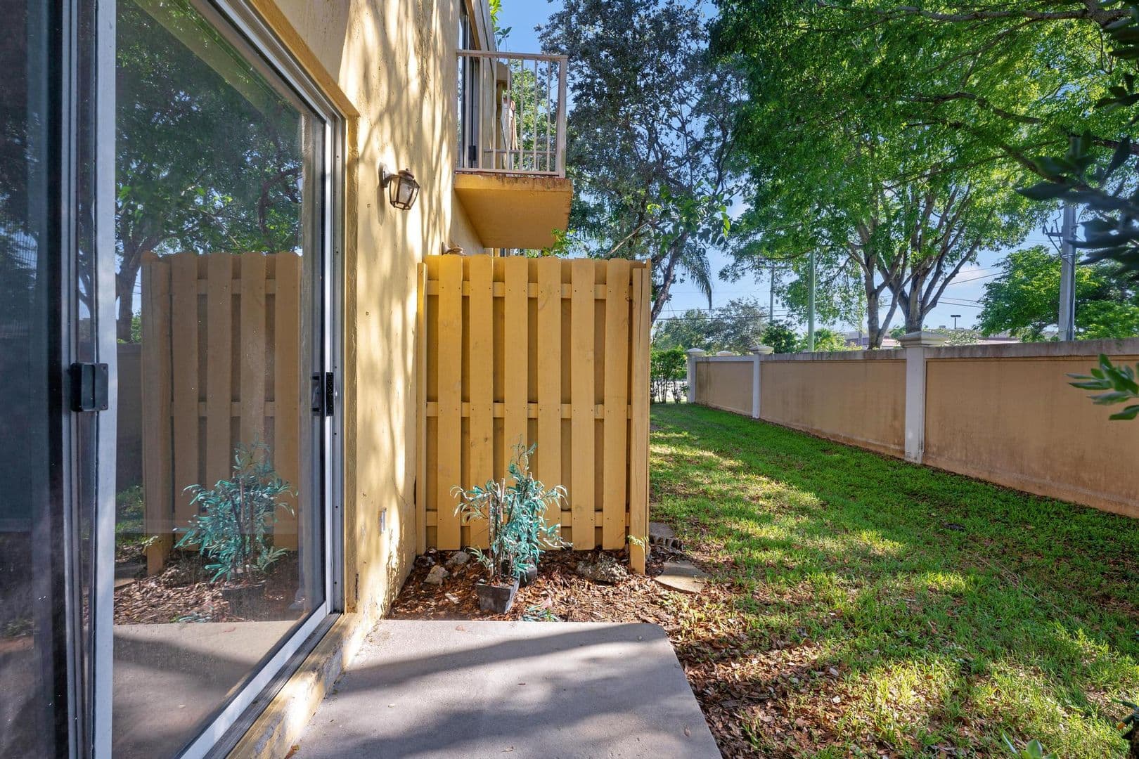 Sunrise Townhome: 4080 NW 90 Ave