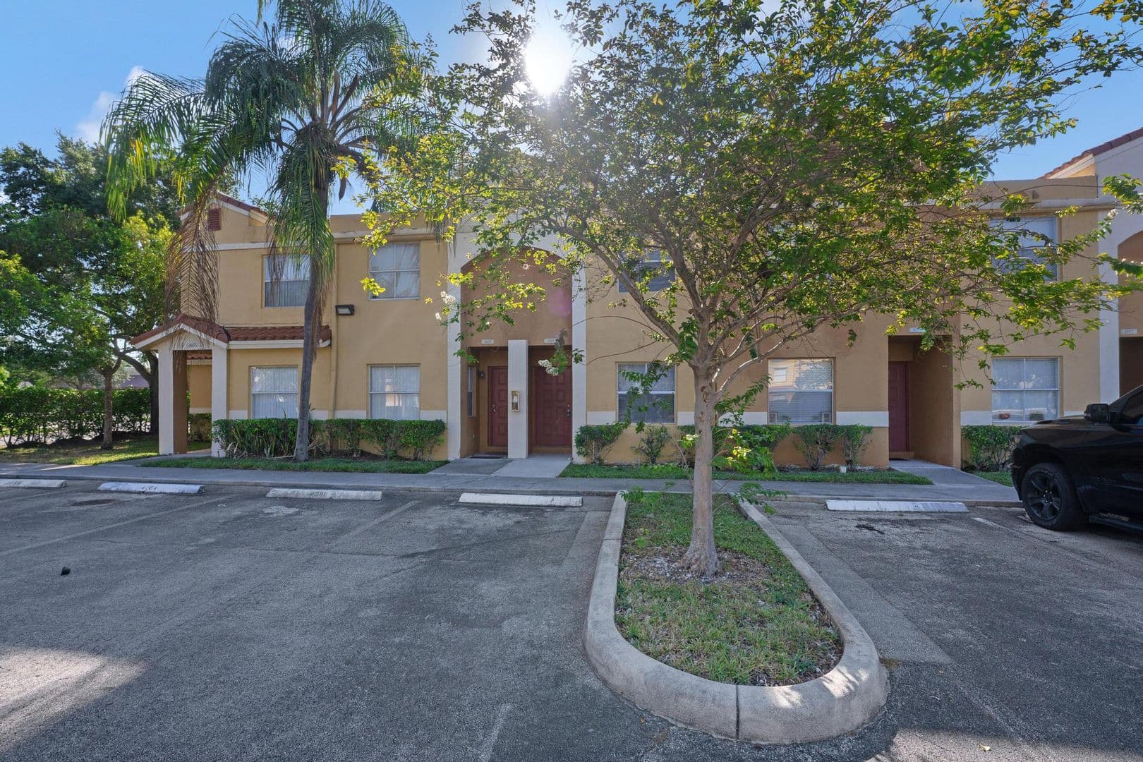 Sunrise Townhome: 4080 NW 90 Ave