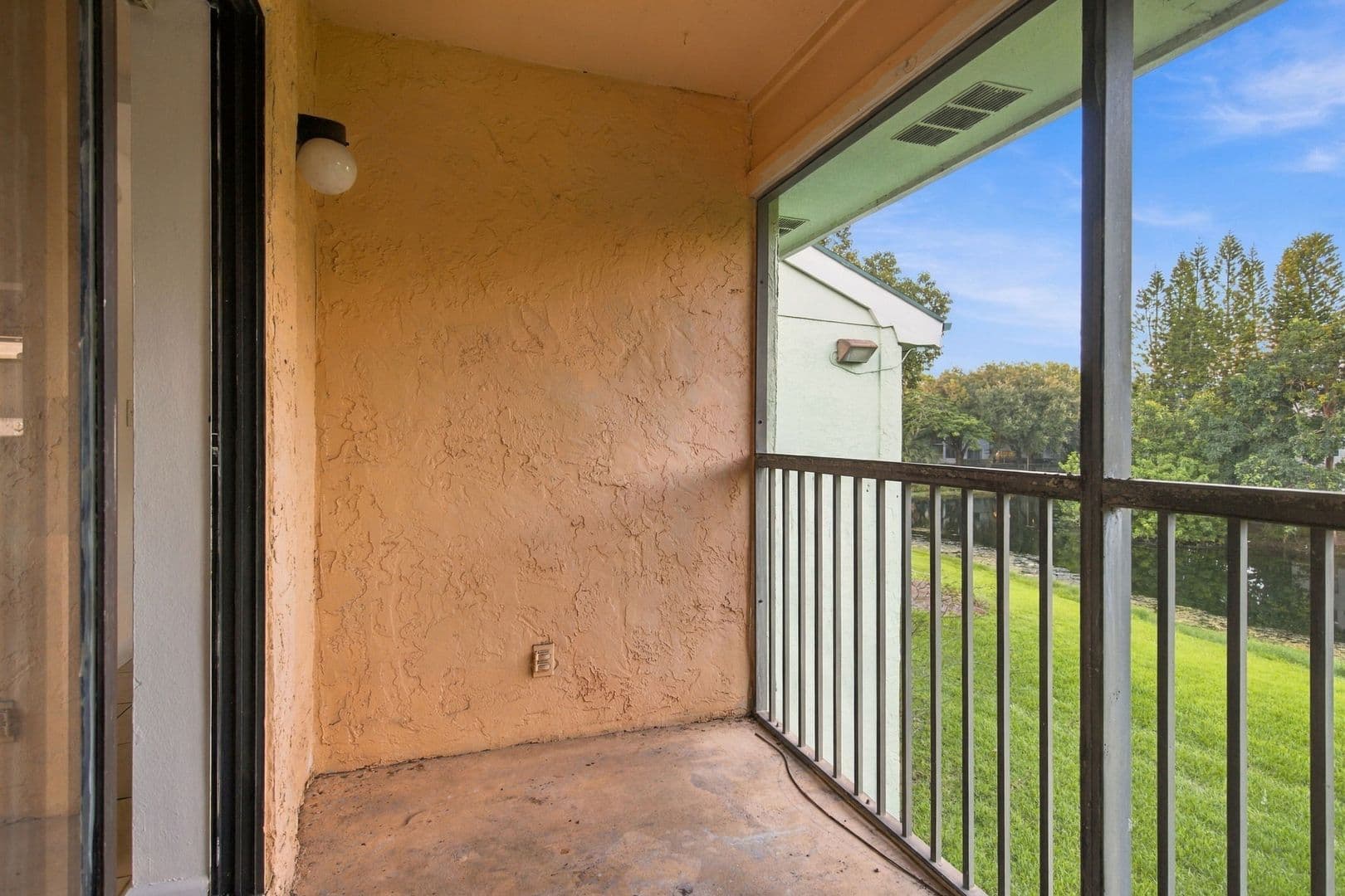Sunrise House: 4088 NW 87 Ave