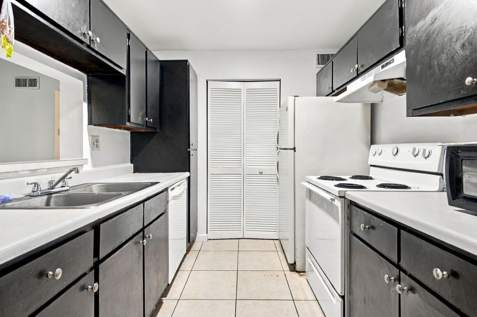 Sunrise House: 4088 NW 87 Ave