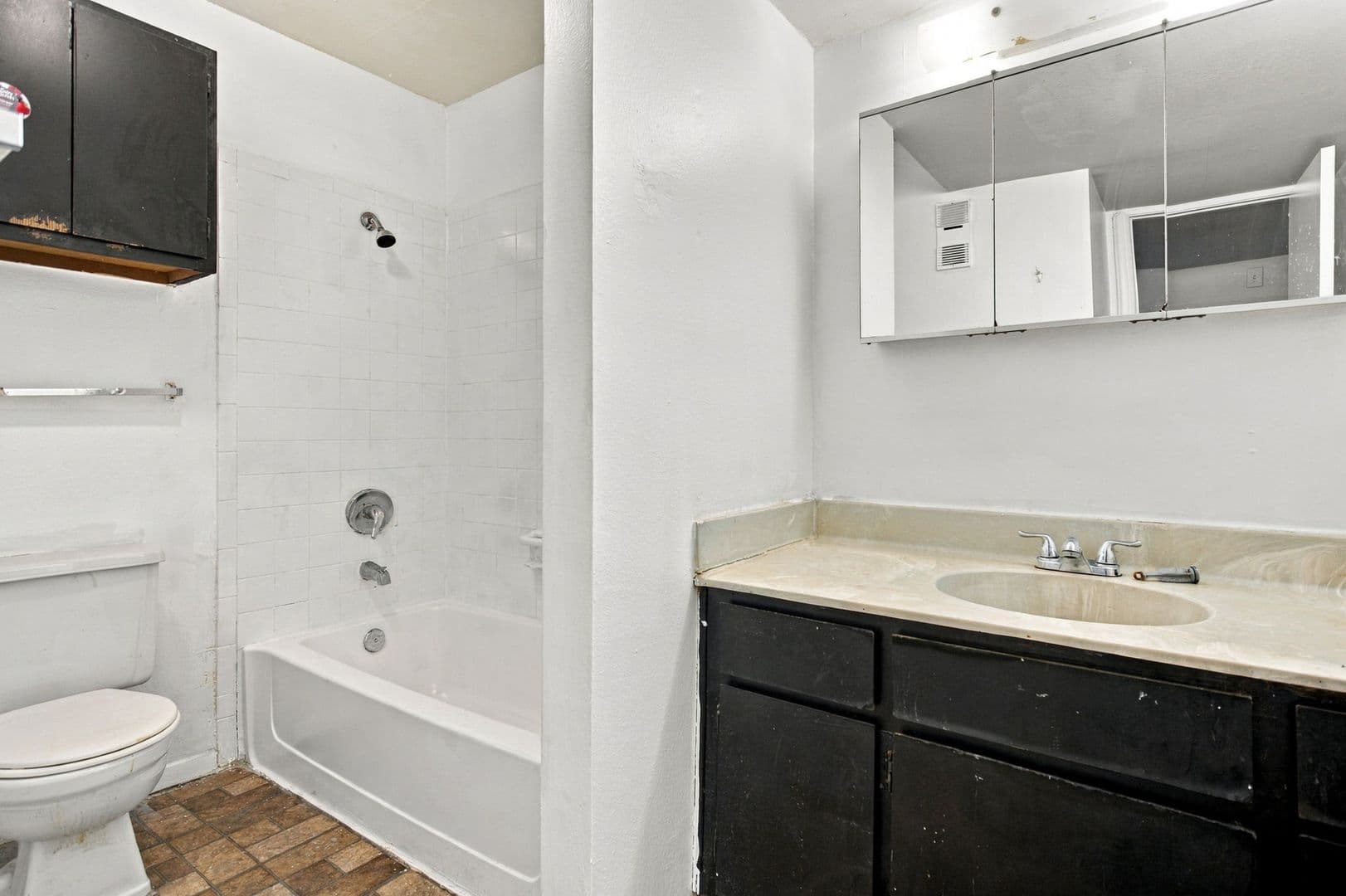Sunrise House: 4088 NW 87 Ave