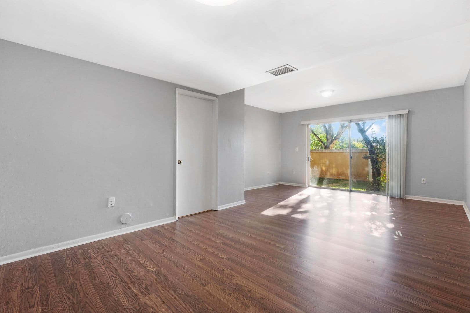 Sunrise Townhome: 4080 NW 90 Ave