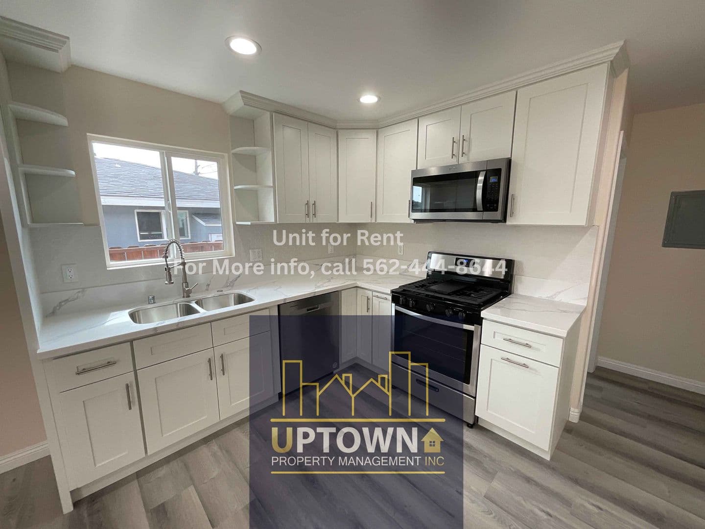 Long Beach Apartment: 2936 E. 70th St