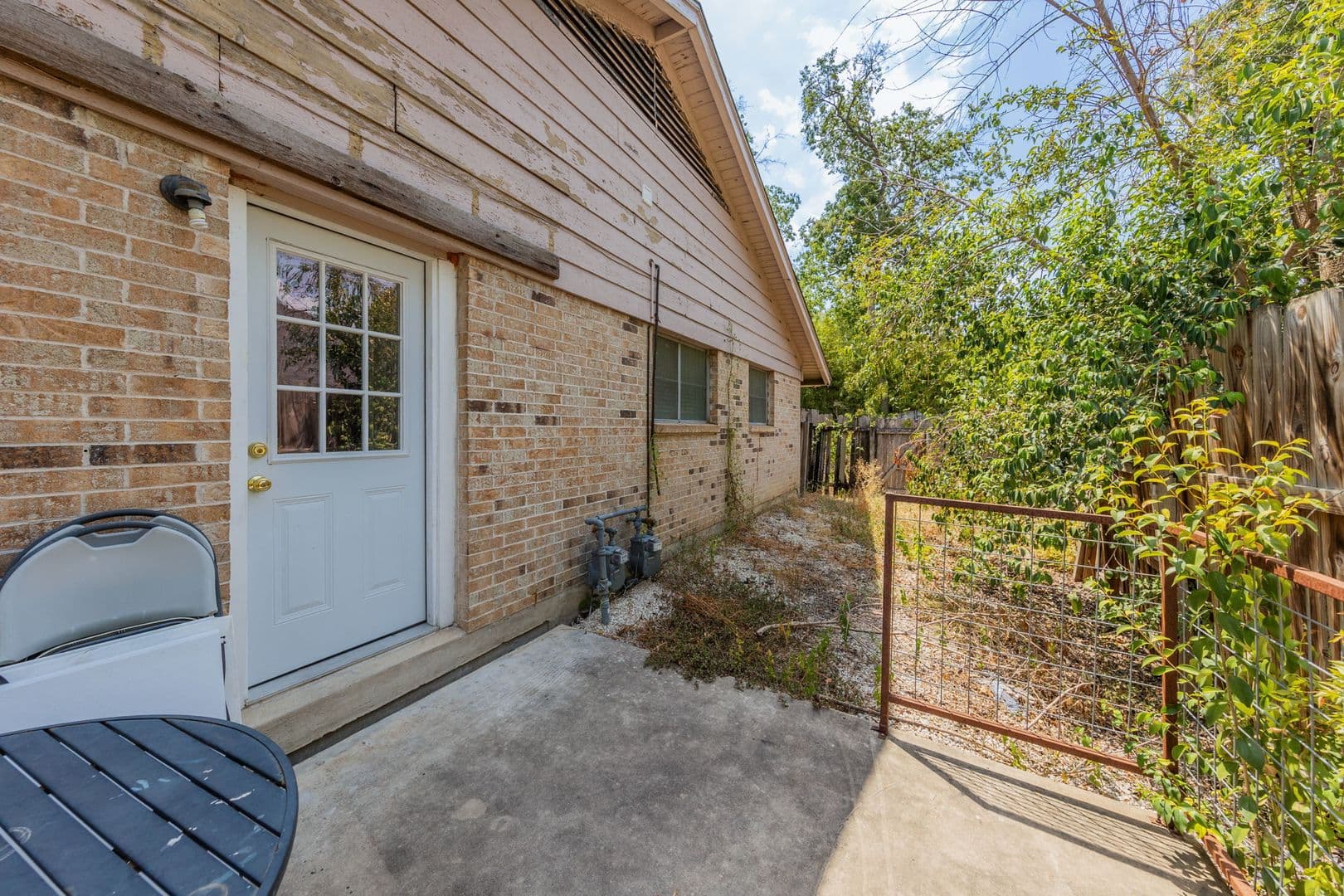 Austin Apartment: 1003 West Martin Luther King, Jr Blvd.