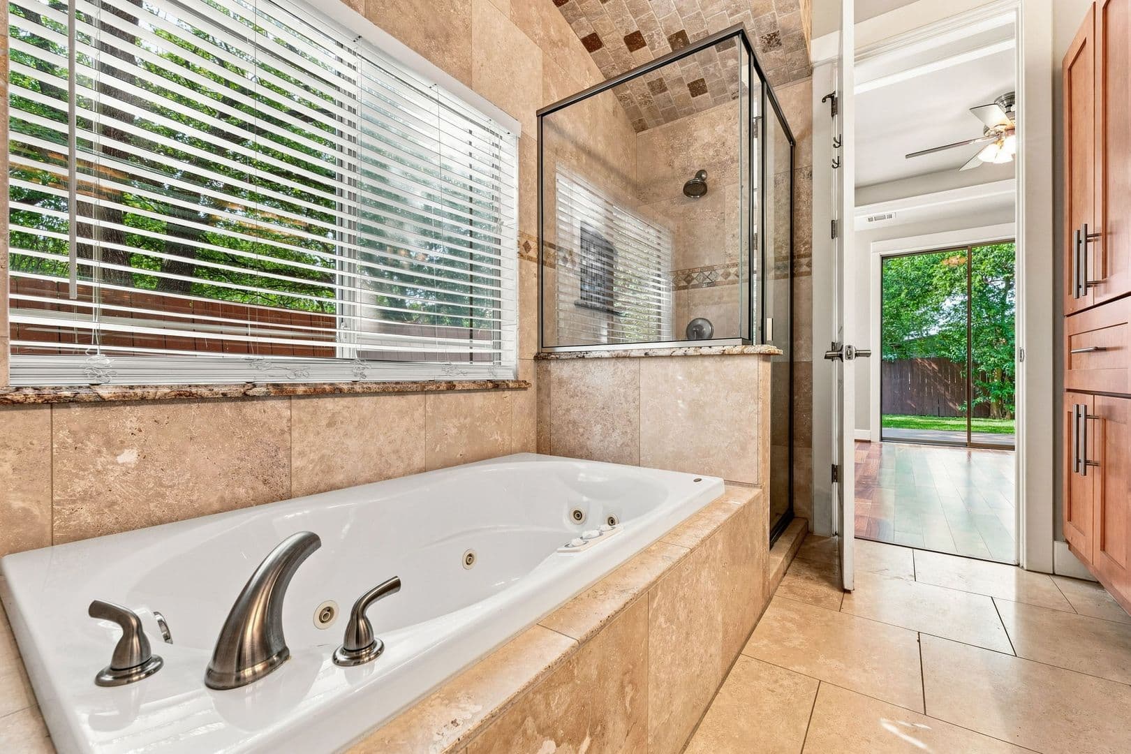 Austin House: 303 Zennia Street